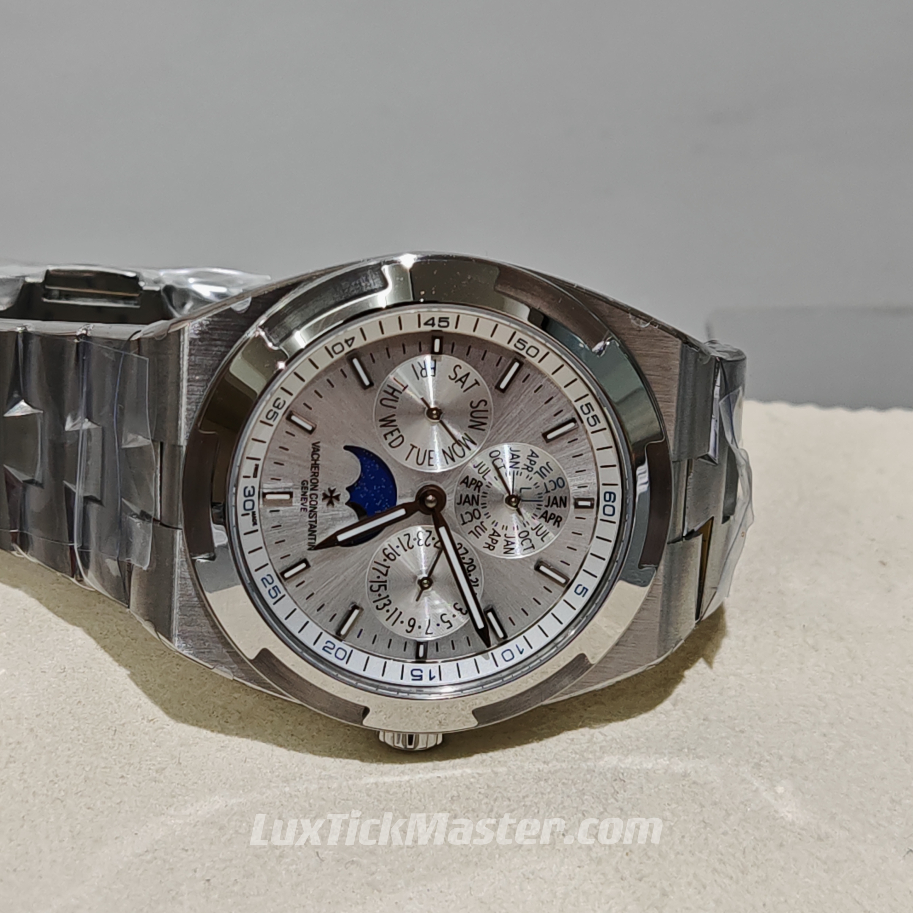 Vacheron Constantin1:1 Super Clone Overseas Series 4300V 8F Factory