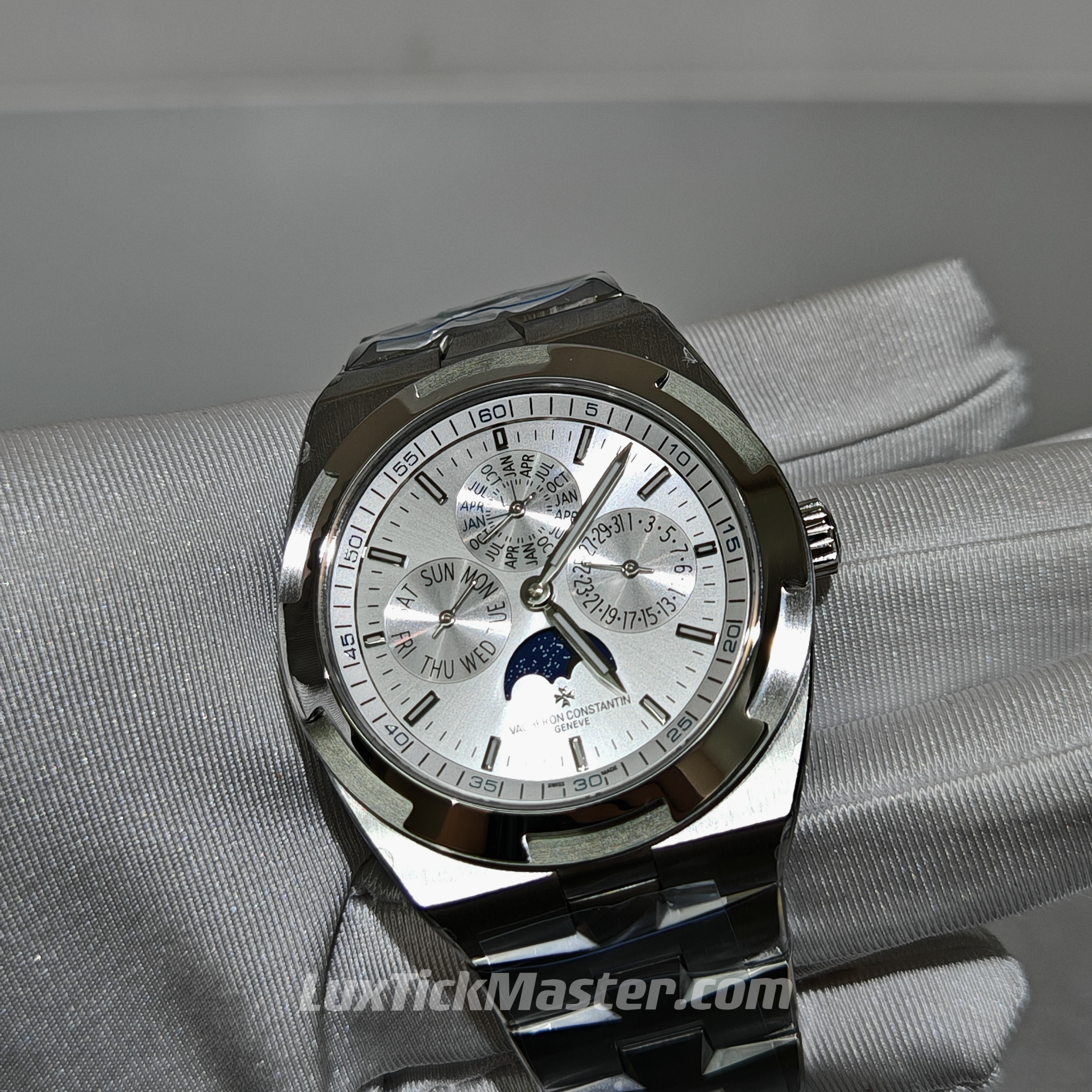 Vacheron Constantin1:1 Super Clone Overseas Series 4300V 8F Factory