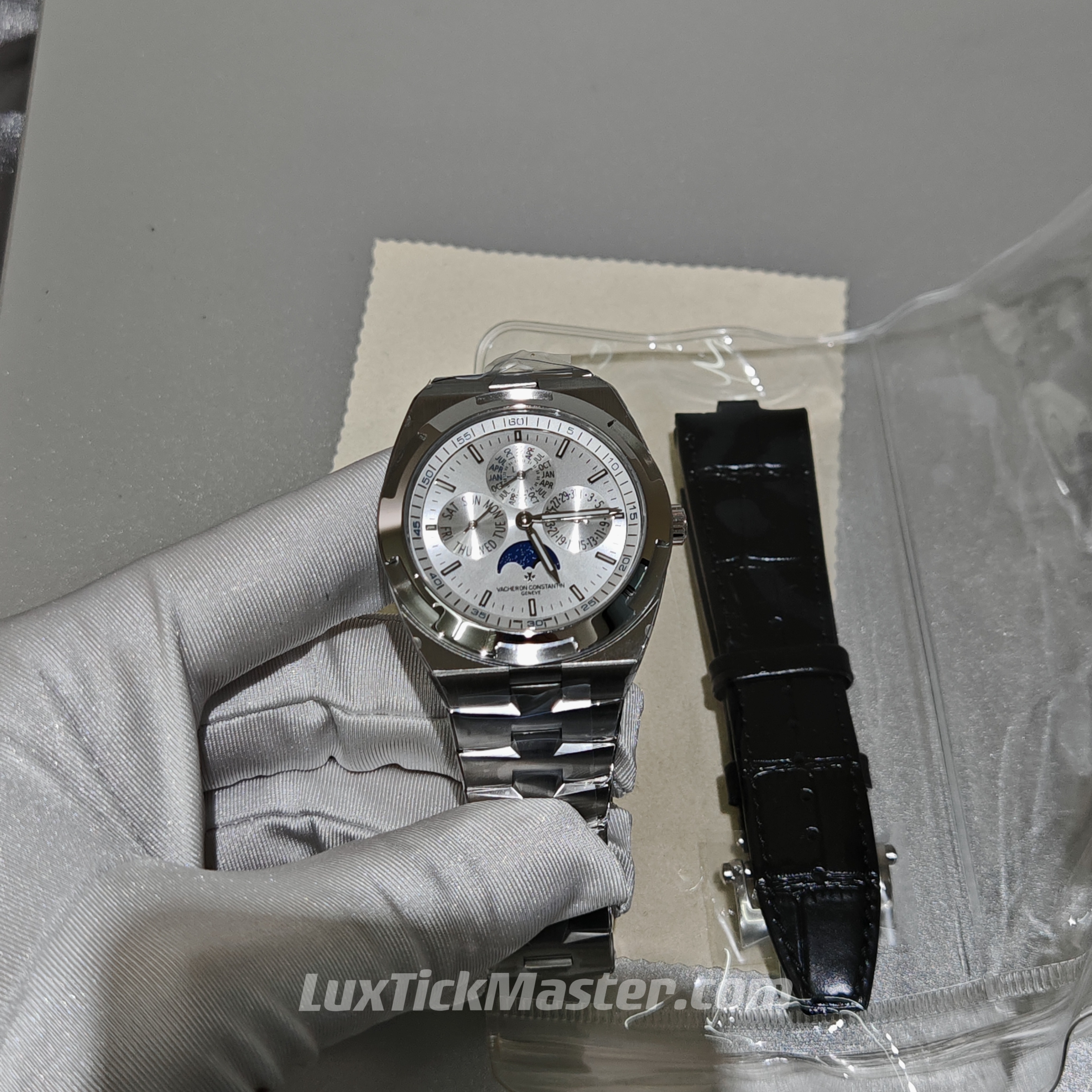 Vacheron Constantin1:1 Super Clone Overseas Series 4300V 8F Factory