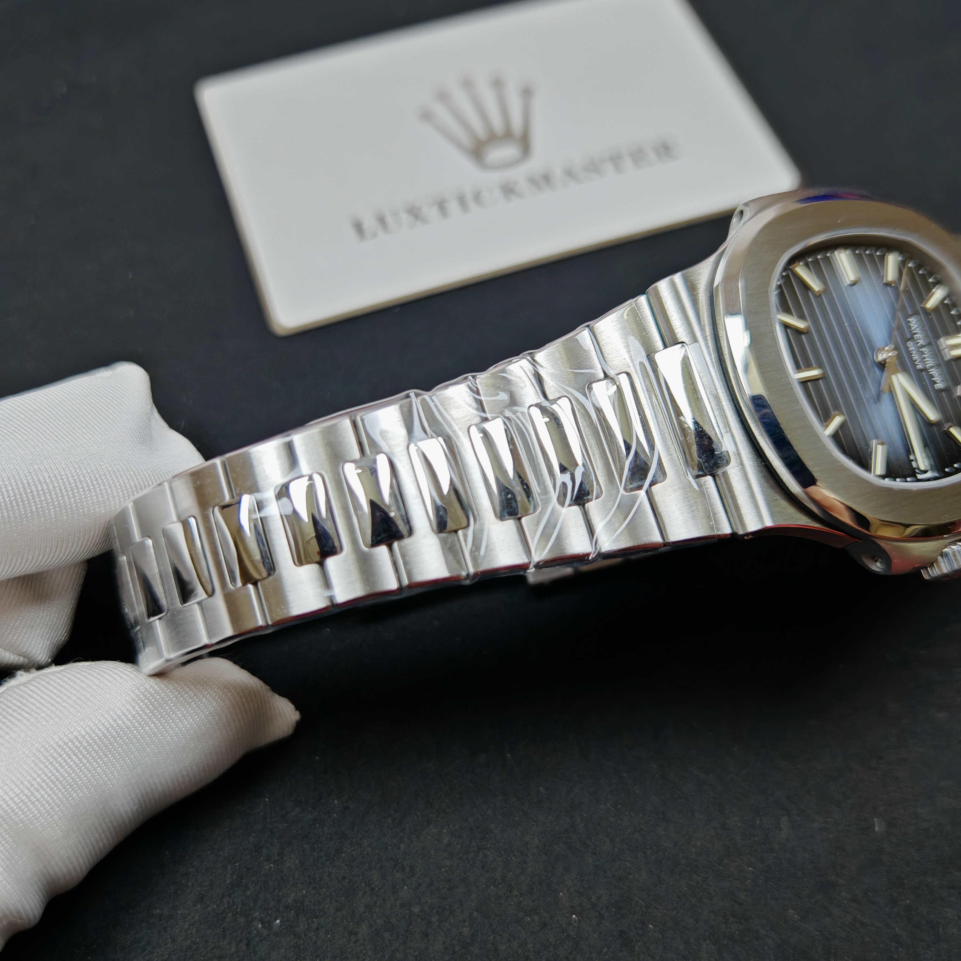 Super Clone 1:1 Patek Philippe Nautilus 5711/1A – Blue Dial / Full Stainless Steel