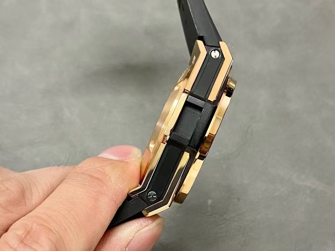 Super clone 1:1 Hublot Big Bang series 421.OX.1180.RX.0904 44MM All functions are 100% perfectly implemented