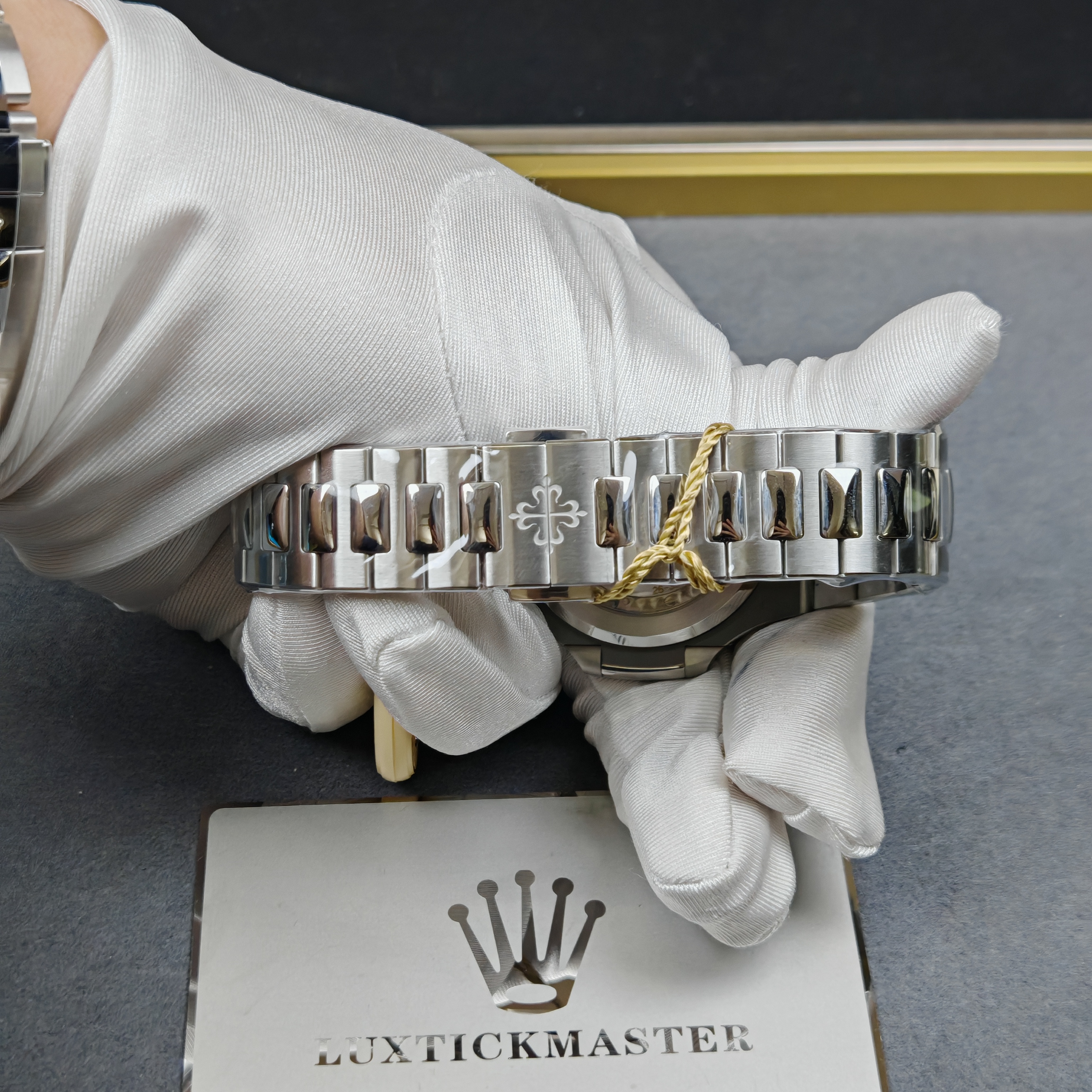 Super Clone 1:1 Patek Philippe Nautilus 5811 – Blue Dial / Full Stainless Steel