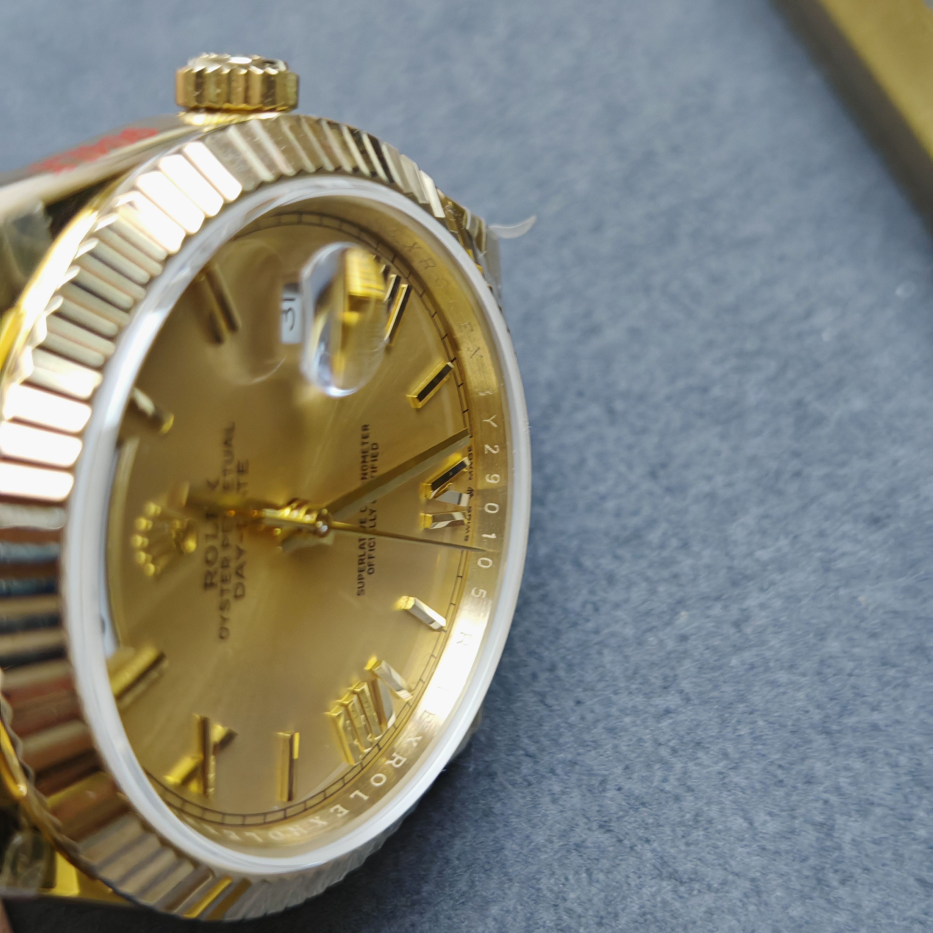 Rolex Day-Date m228238-0006 Yellow gold with Gold Dial(Roman Numerals) President bracelet (40mm) Super Clone