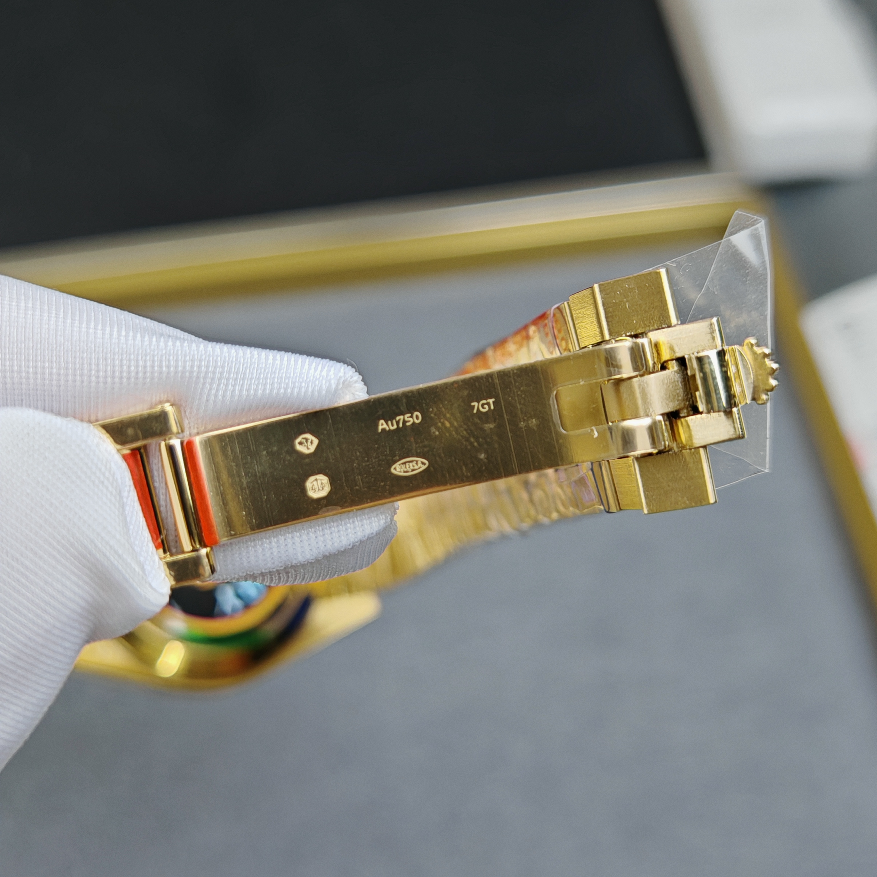 Rolex Day-Date m228238-0006 Yellow gold with Gold Dial(Roman Numerals) President bracelet (40mm) Super Clone