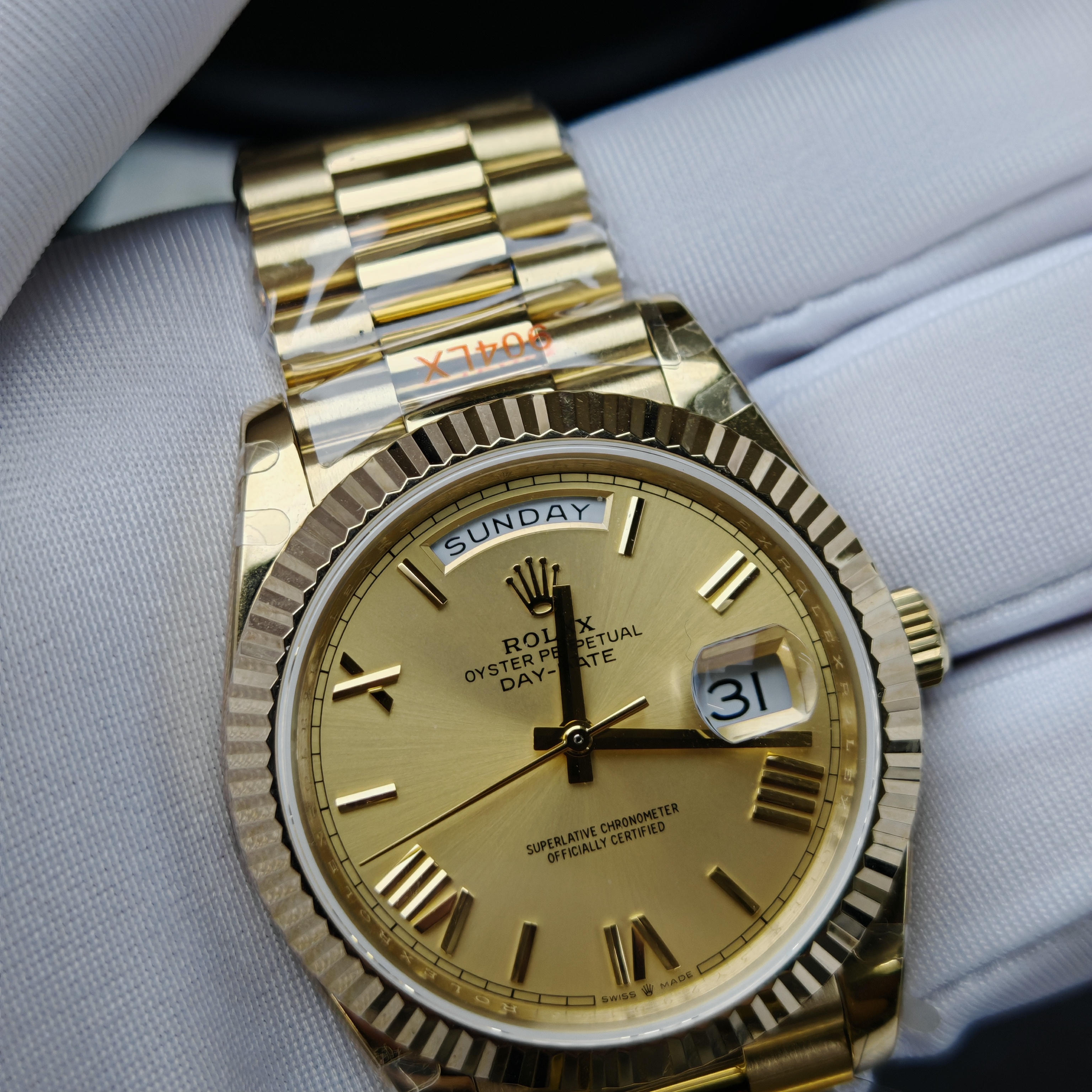 Rolex Day-Date m228238-0006 Yellow gold with Gold Dial(Roman Numerals) President bracelet (40mm) Super Clone