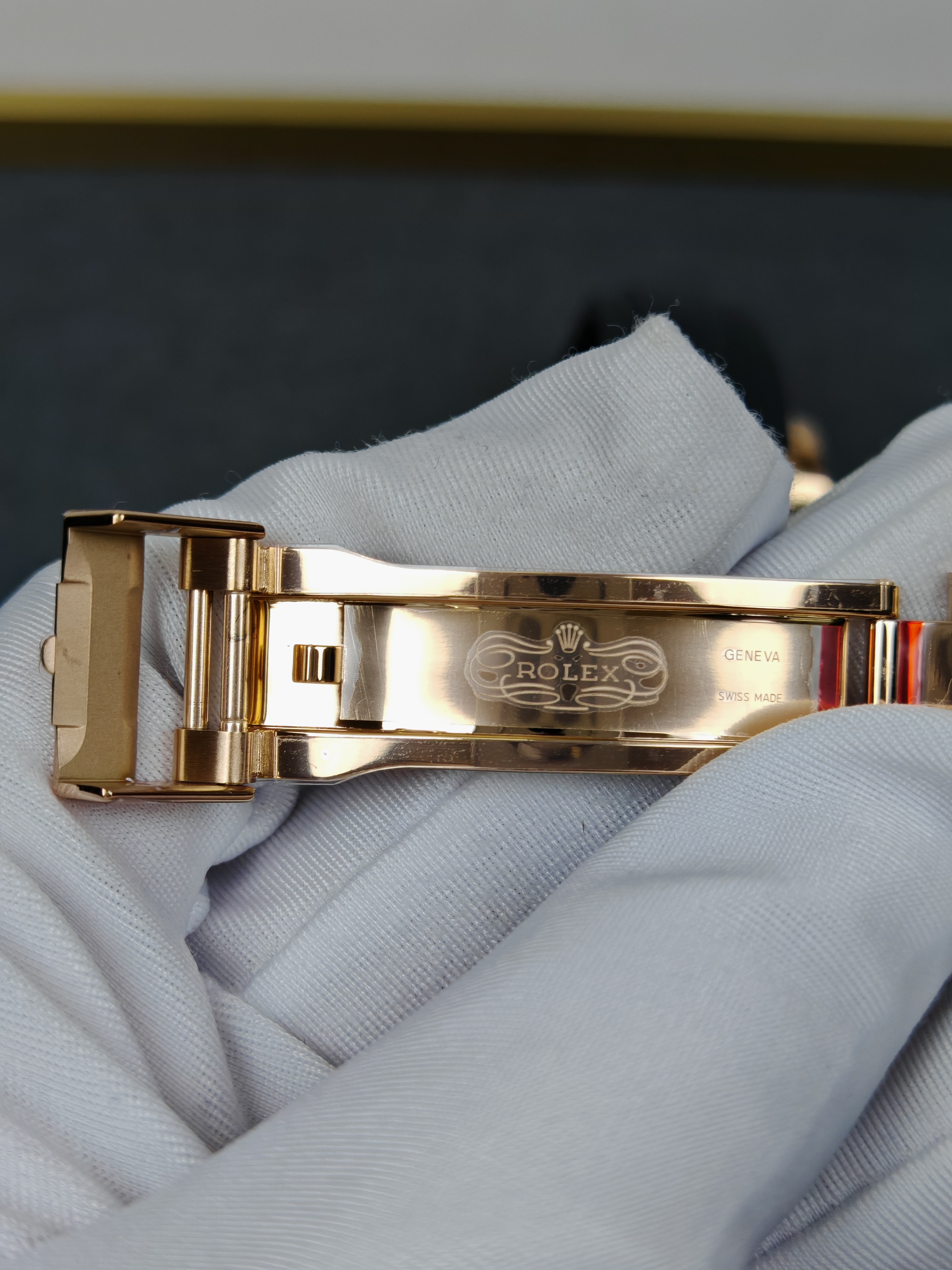 Rolex Super Clone Watches 1:1 Daytona Diamond m116515LN-0057 4130 Movement