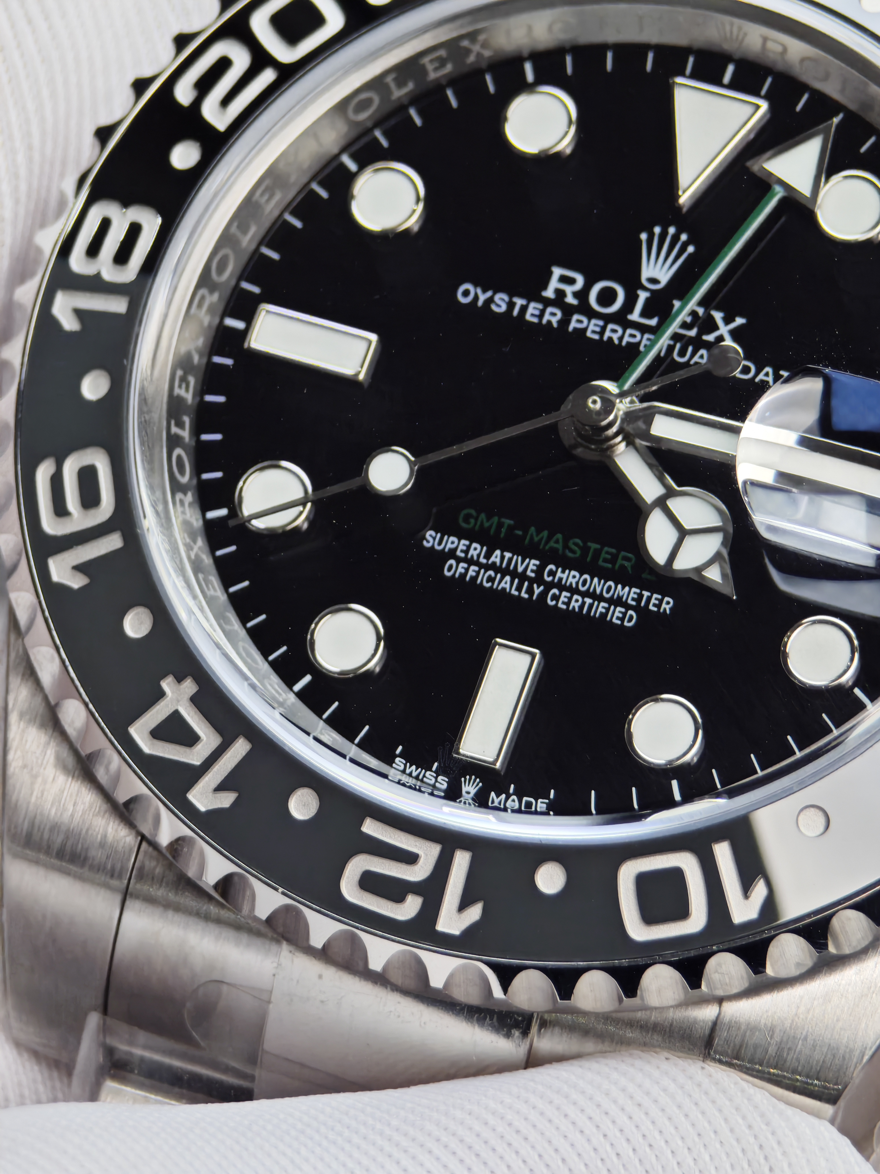Rolex Bruce Wayne GMT Master II 126710grnr-0004 Black/Grey two-tone ceramic bezel Stainless Steel on Oyster (40mm) Super Clone