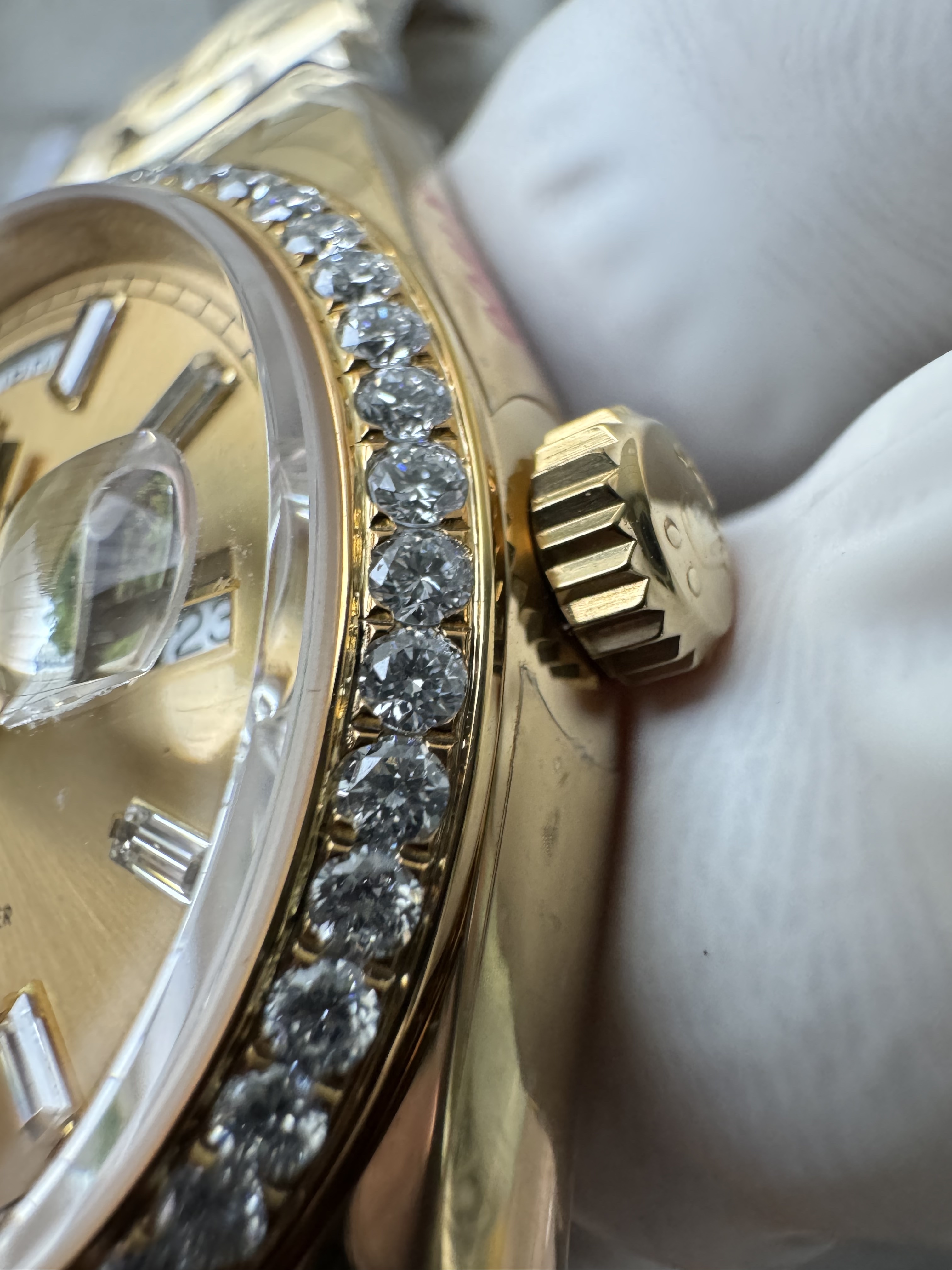 Luxury Gold Day-Date 40mm | Champagne Dial & Diamond Bezel | 1:1 Super Clone