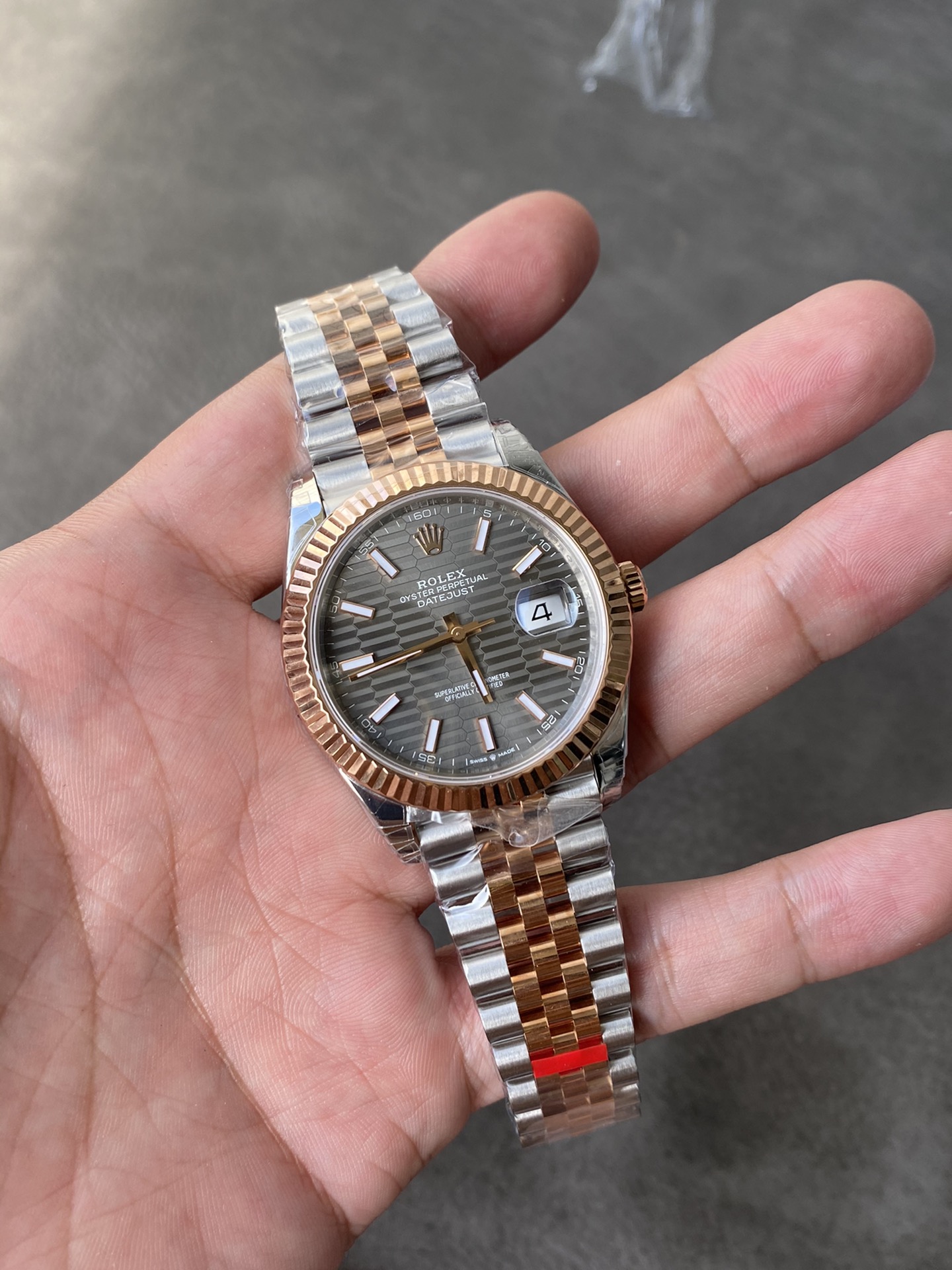 Super Clone Rolex 1:1 Datejust 41mm Grey Motif Dial Rose Gold Two-Tone Jubilee Bracelet – 3235 Movement