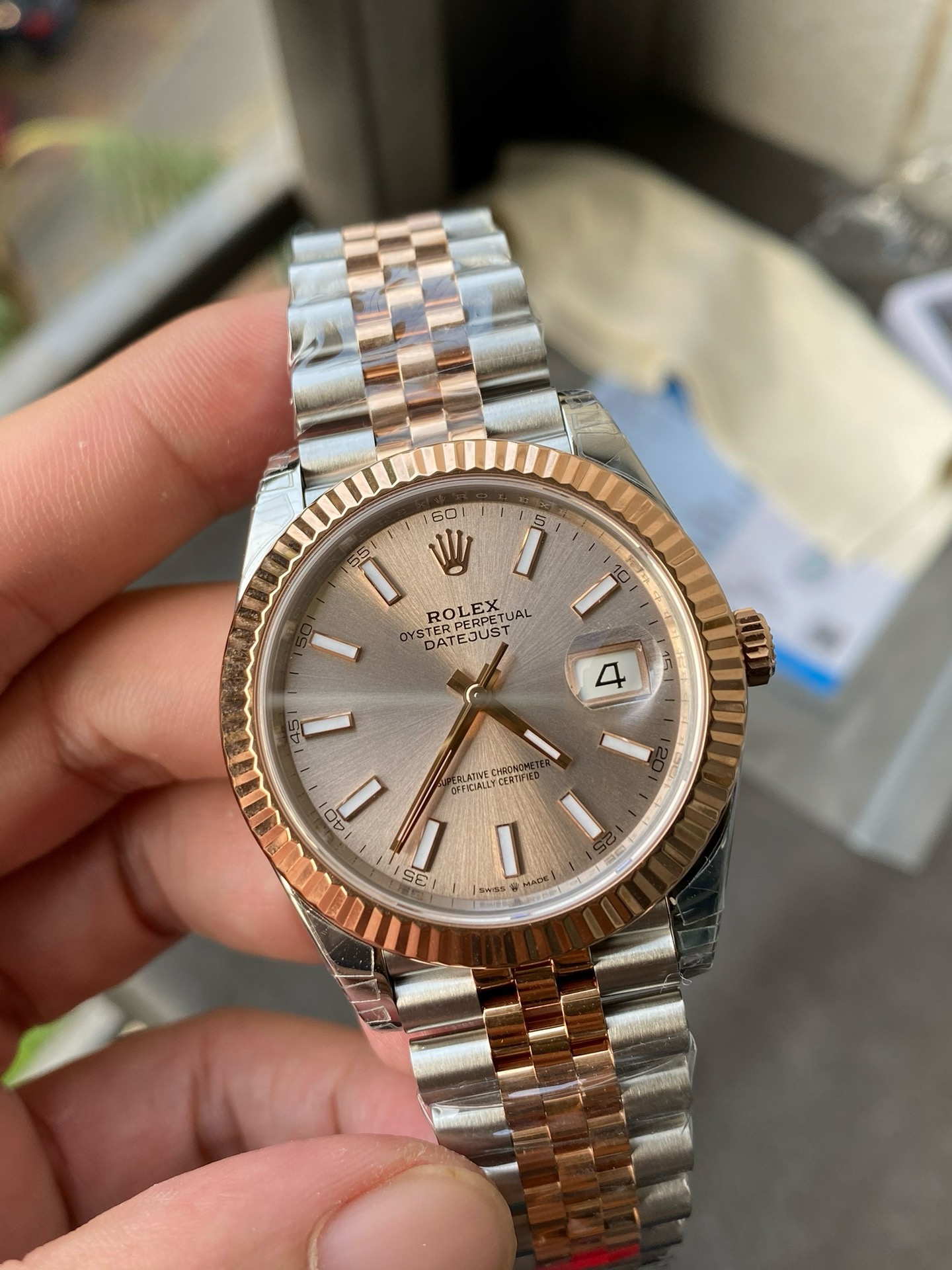 Super Clone Rolex 1:1 Datejust 41mm 126331 3235 Movement – Champagne Dial & Rose Gold Jubilee Bracelet