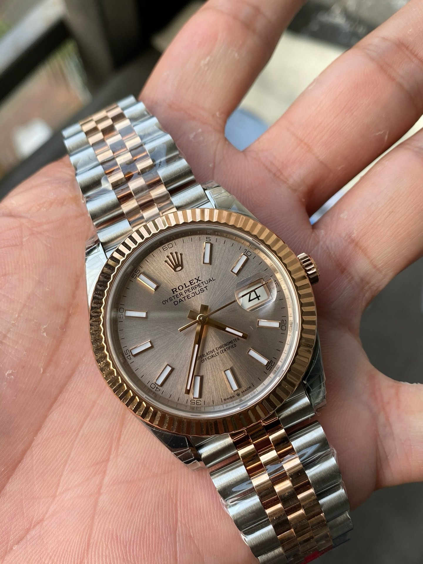 Super Clone Rolex 1:1 Datejust 41mm 126331 3235 Movement – Champagne Dial & Rose Gold Jubilee Bracelet