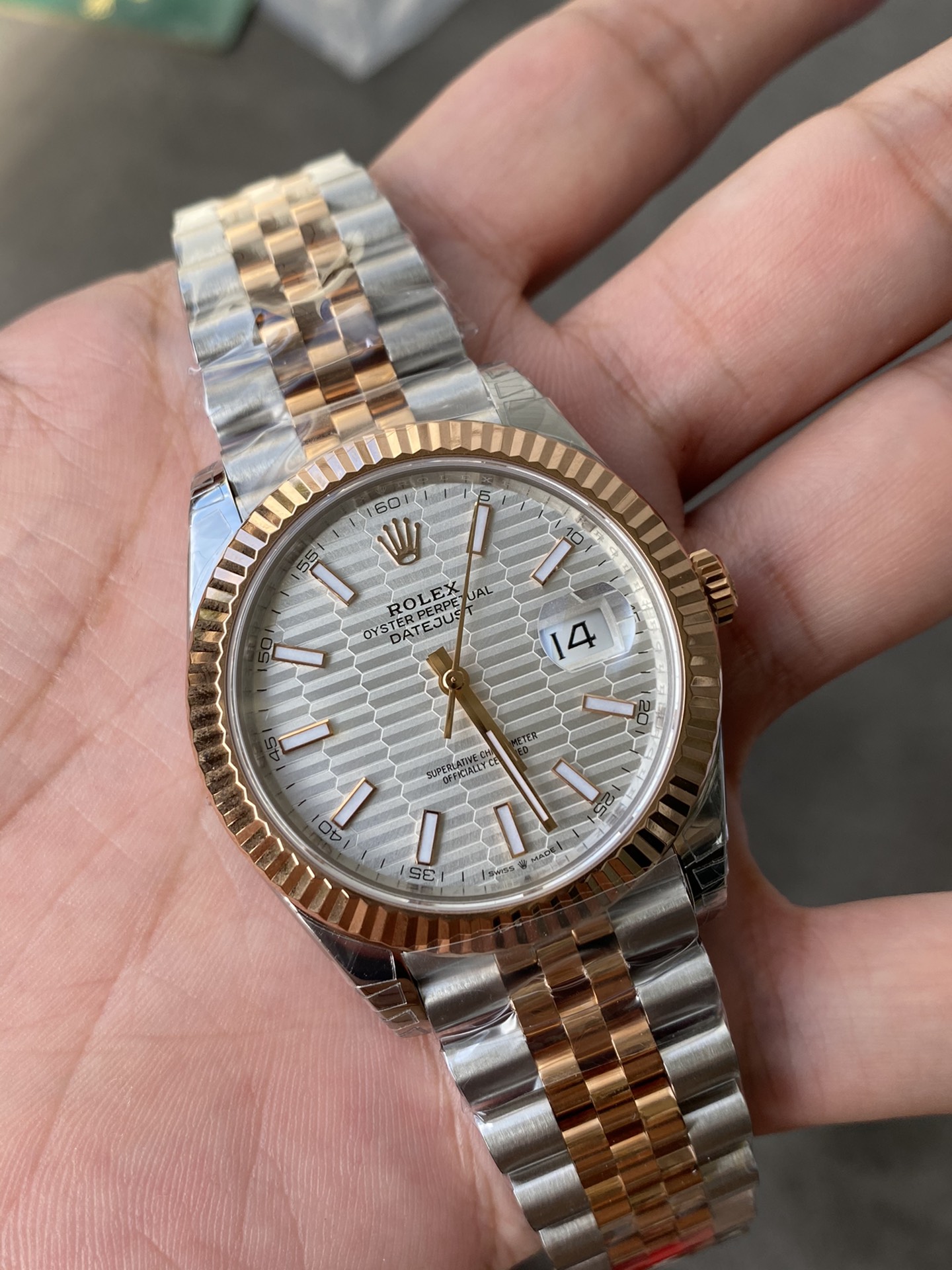 Super Clone Rolex 1:1 Datejust 41mm White Motif Dial Rose Gold Two-Tone Jubilee Bracelet – 3235 Movement
