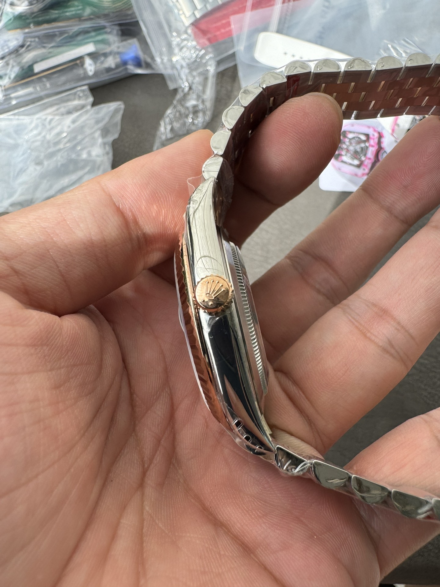 Super Clone Rolex 1:1 Datejust 126231 3235 Movement – Grey Brick Pattern Dial & Rose Gold Two-Tone Jubilee Bracelet