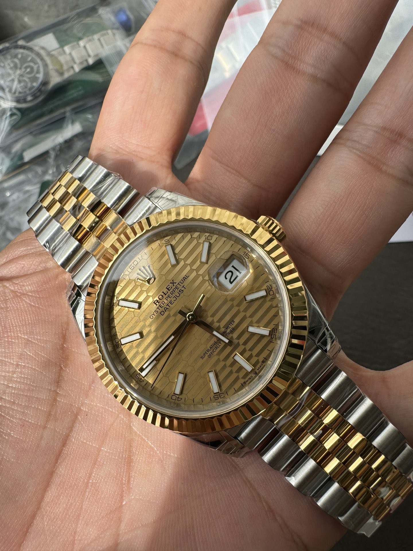 Super Clone Rolex 1:1 Datejust 126233 3235 Movement – Gold Brick Pattern Dial & Two-Tone Jubilee Bracelet