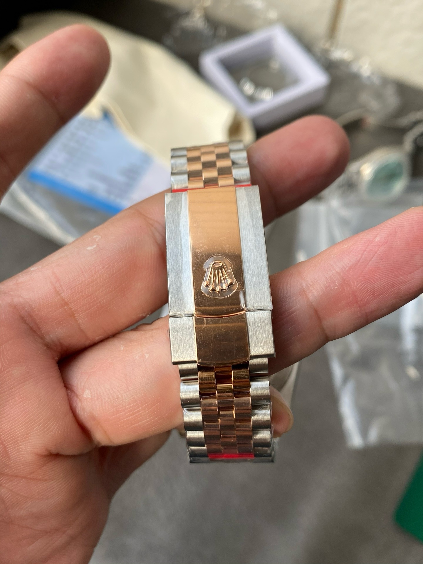 Super Clone Rolex 1:1 Datejust 41mm 126331 3235 Movement – Champagne Dial & Rose Gold Jubilee Bracelet