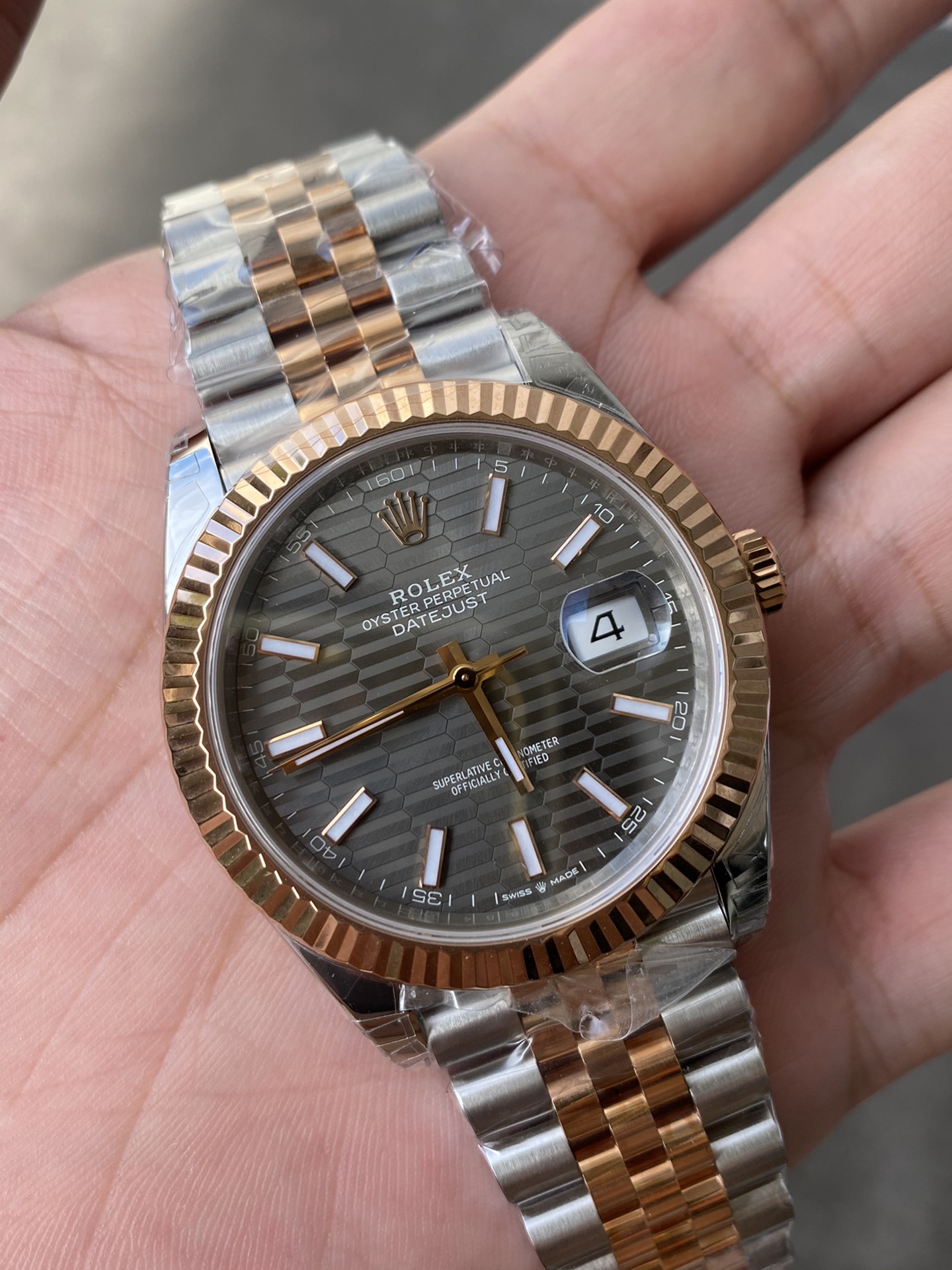 Super Clone Rolex 1:1 Datejust 41mm Grey Motif Dial Rose Gold Two-Tone Jubilee Bracelet – 3235 Movement
