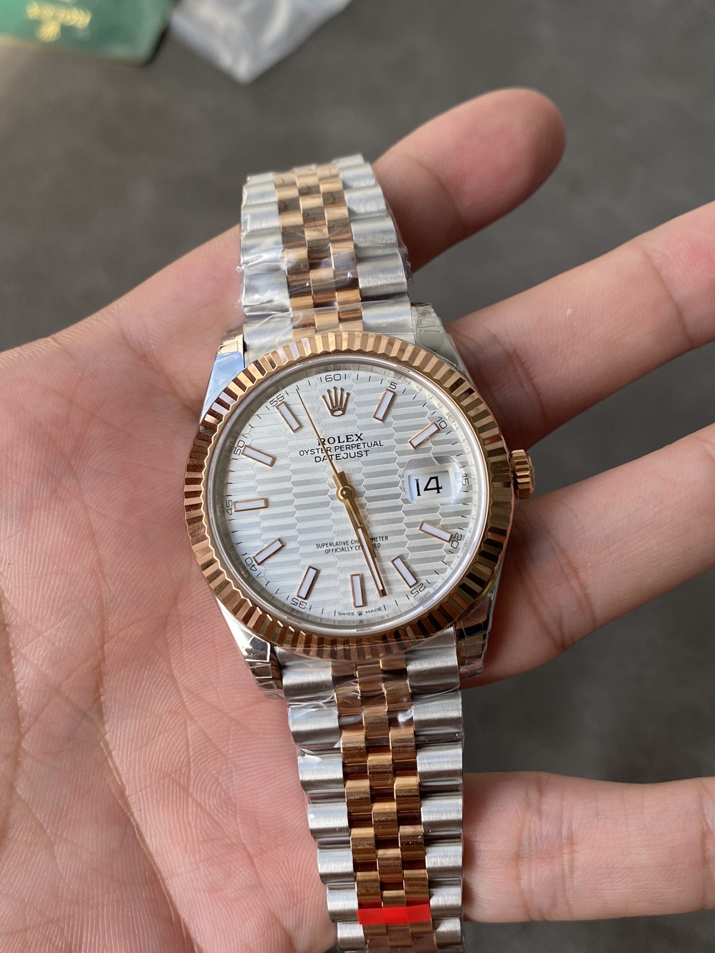 Super Clone Rolex 1:1 Datejust 41mm White Motif Dial Rose Gold Two-Tone Jubilee Bracelet – 3235 Movement