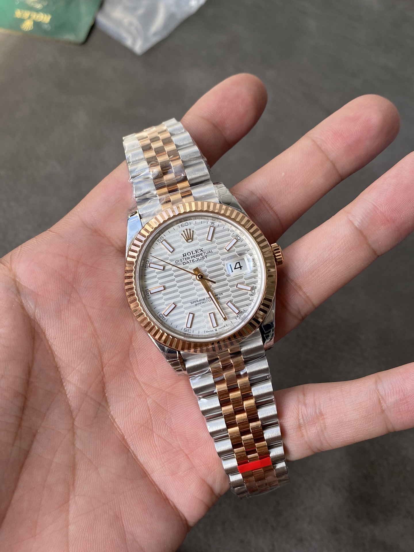 Super Clone Rolex 1:1 Datejust 41mm White Motif Dial Rose Gold Two-Tone Jubilee Bracelet – 3235 Movement