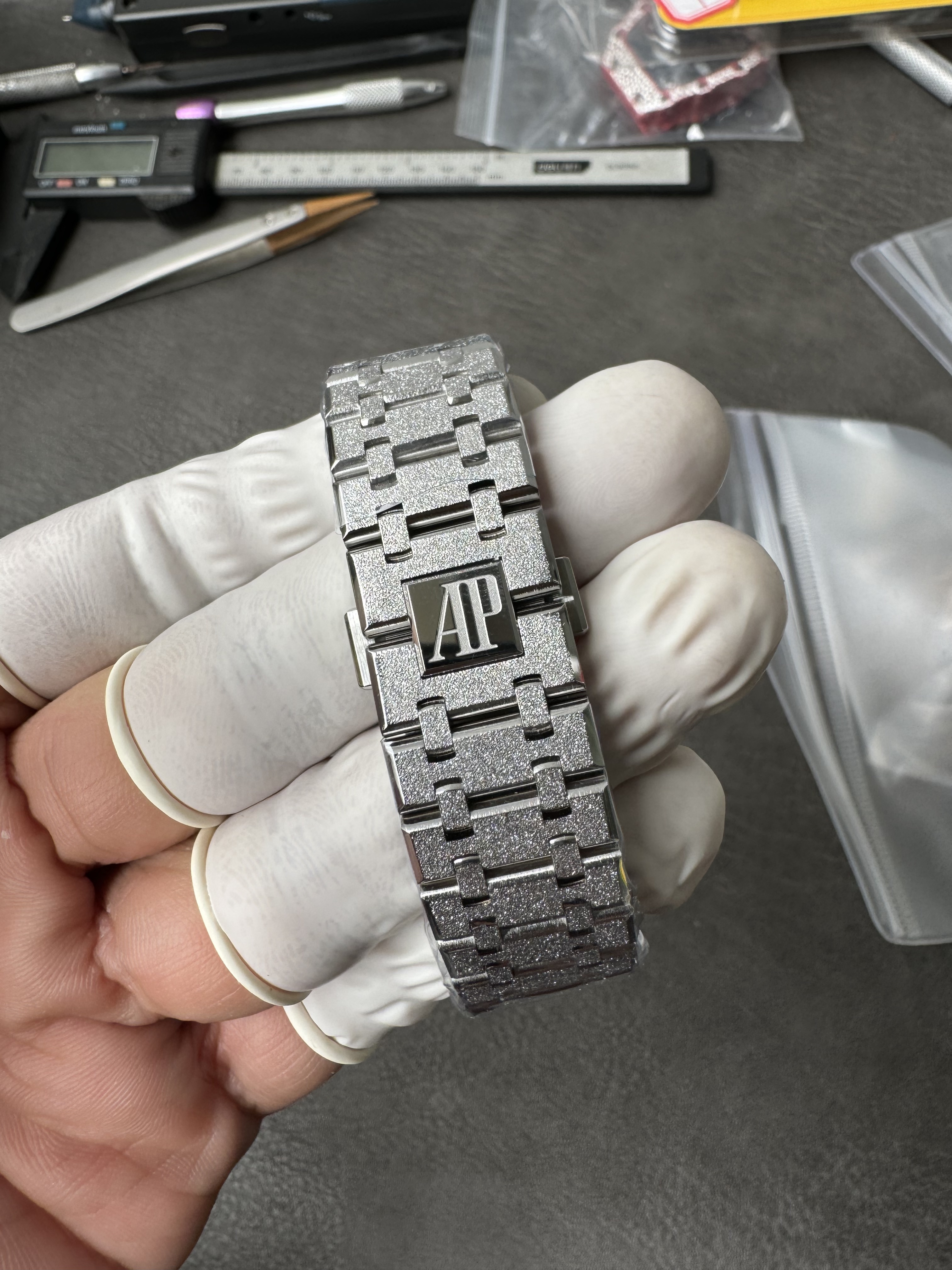 Super Clone Audemars Piguet 1:1 Royal Oak Double Balance Wheel Openworked 15407ST – Frosted White Gold Style – 41mm Watches