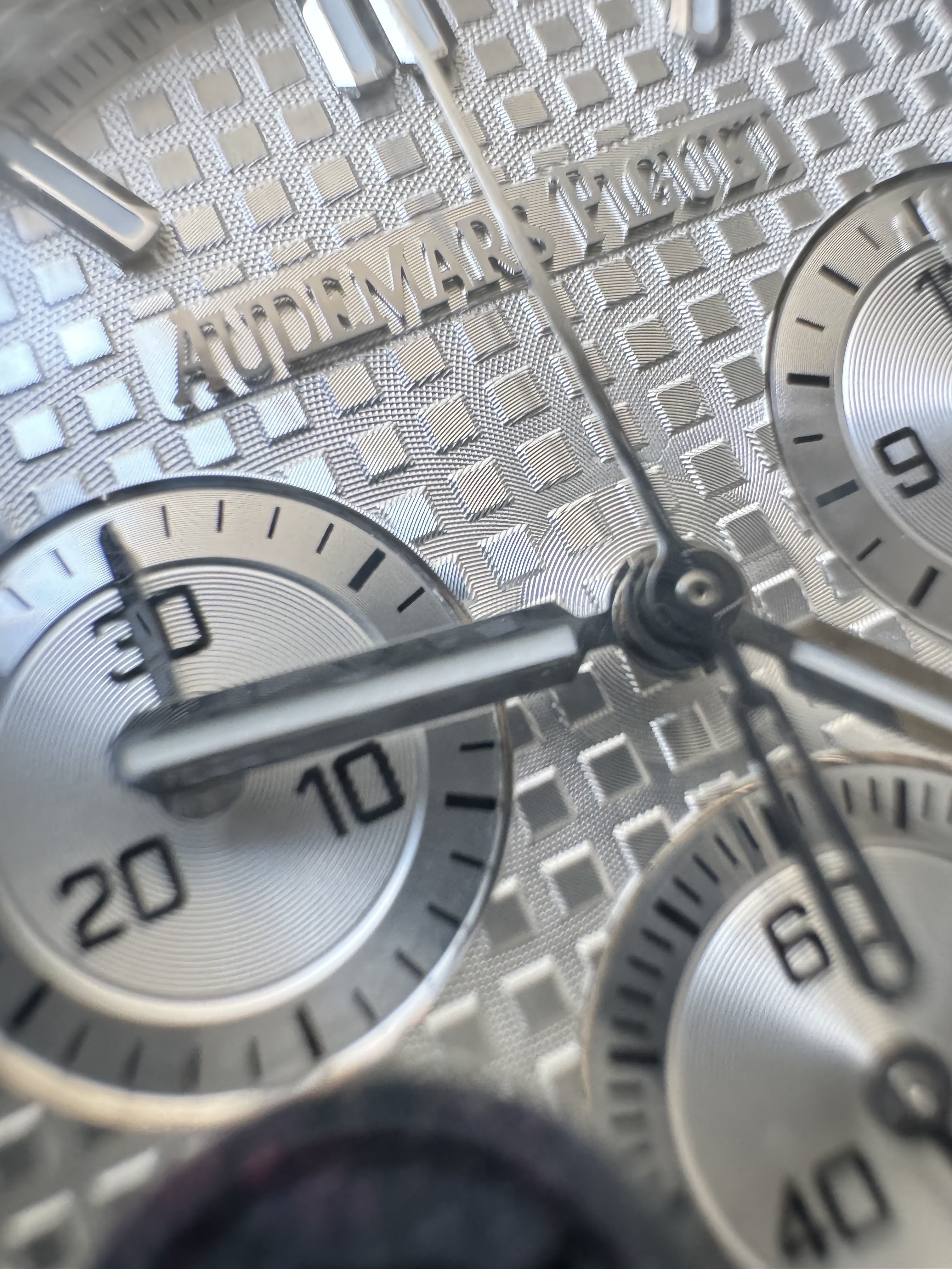 Super Clone Audemars Piguet 1:1 Royal Oak Chronograph 26240ST Watches – 41mm Steel with Silver “Grande Tapisserie” Dial