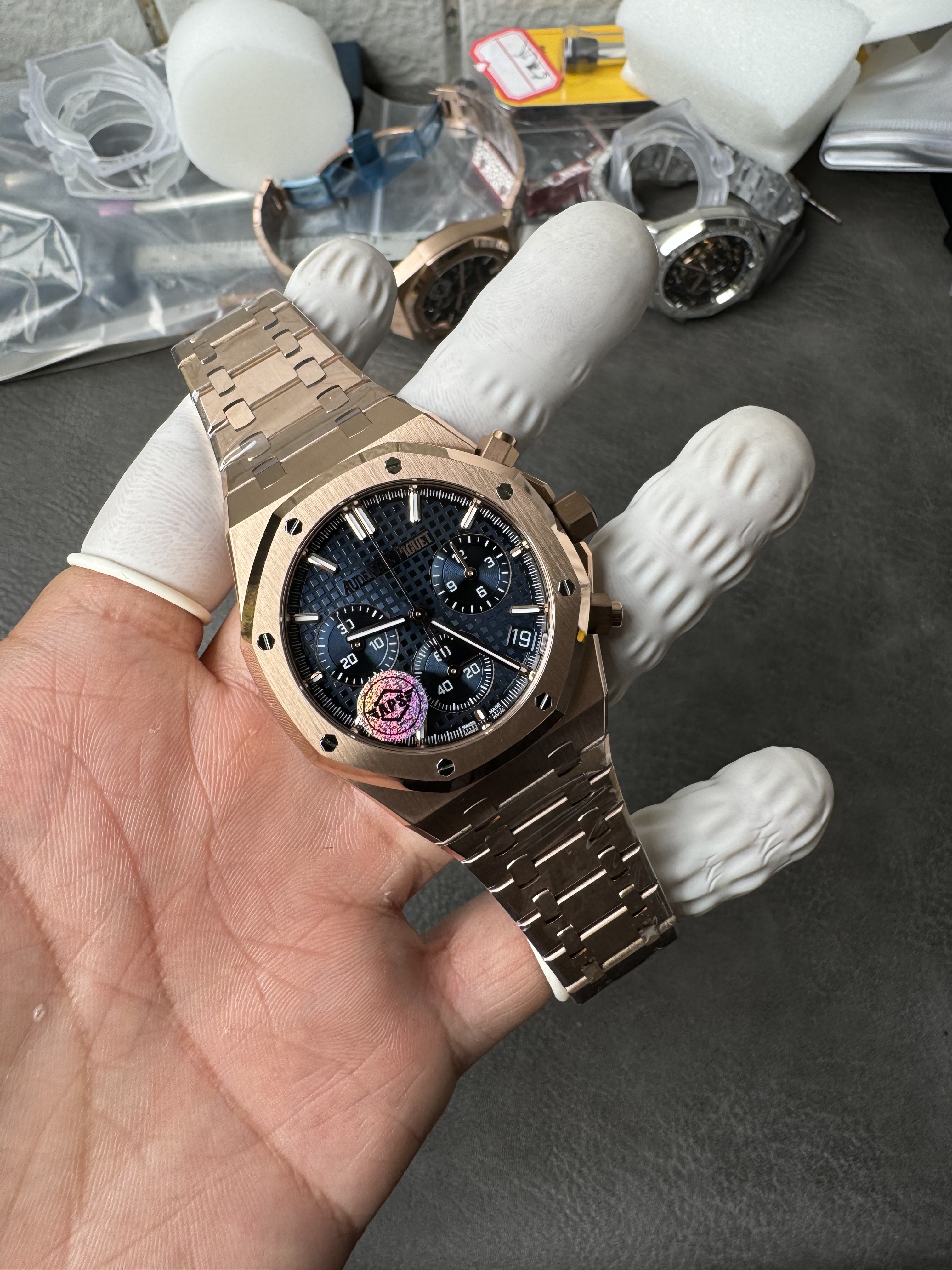 Super Clone Audemars Piguet 1:1 Royal Oak Chronograph 26240 Watches – 41mm Rose Gold with Blue Dial