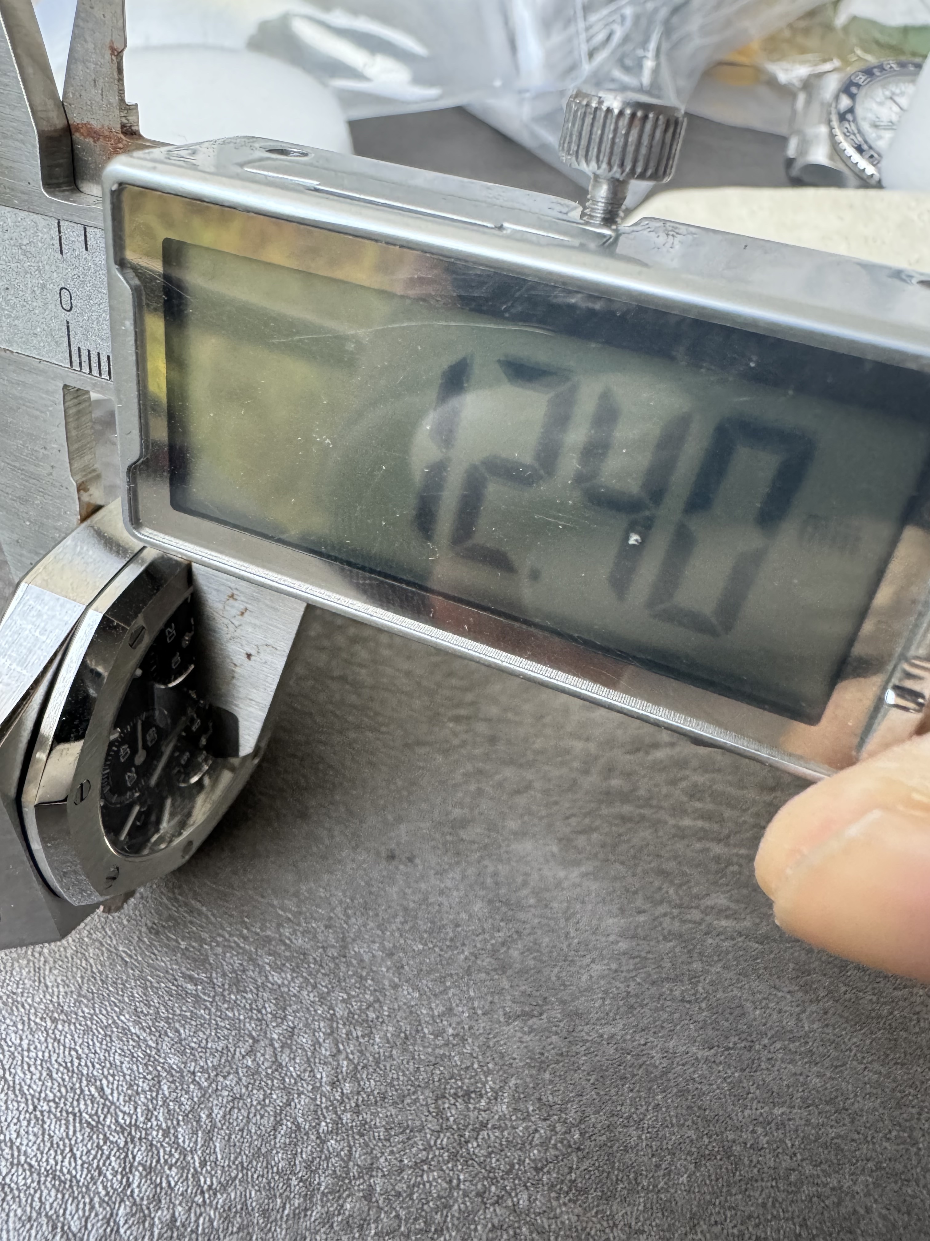 Super Clone Audemars Piguet 1:1 Royal Oak Chronograph 26240ST Watches – 41mm Steel with Black “Grande Tapisserie” Dial