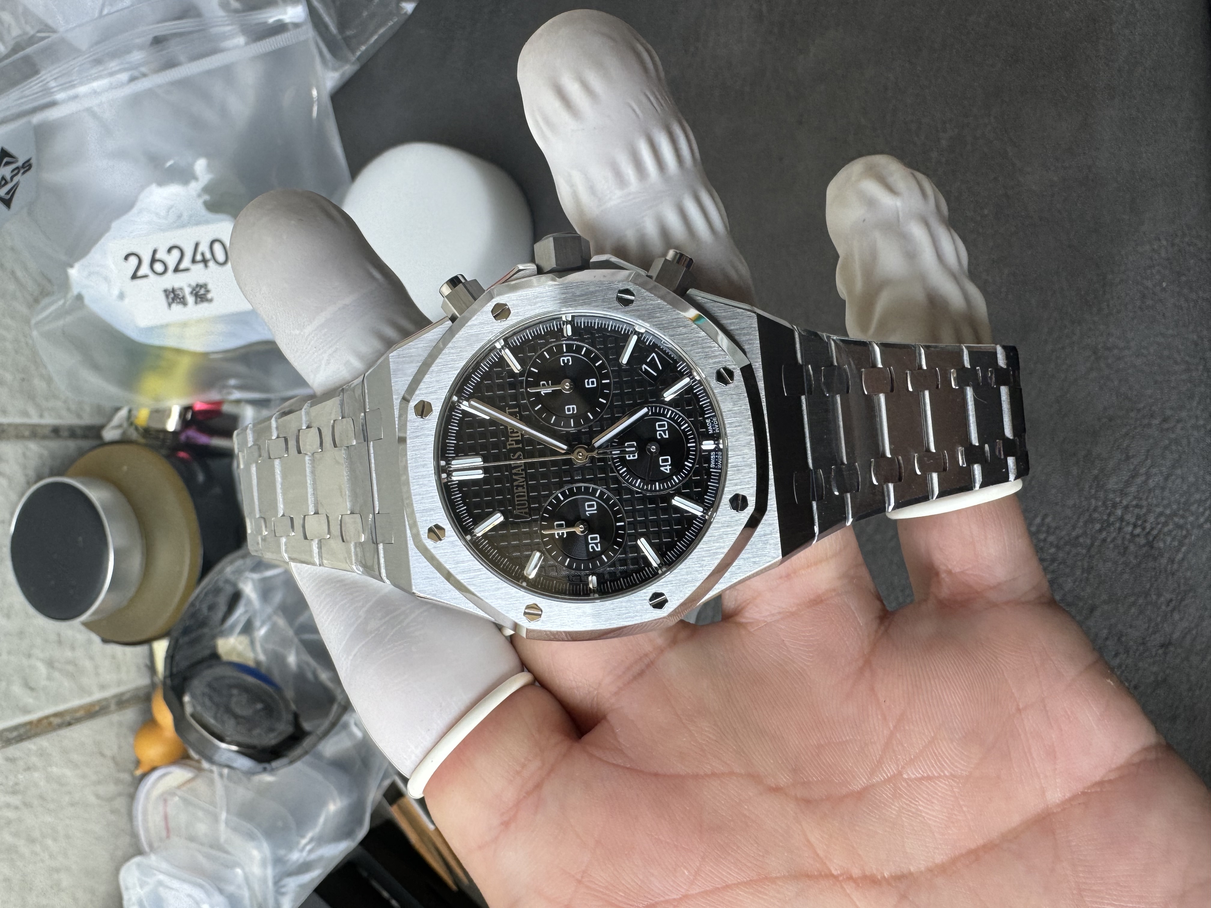 Super Clone Audemars Piguet 1:1 Royal Oak Chronograph 26240ST Watches – 41mm Steel with Black “Grande Tapisserie” Dial