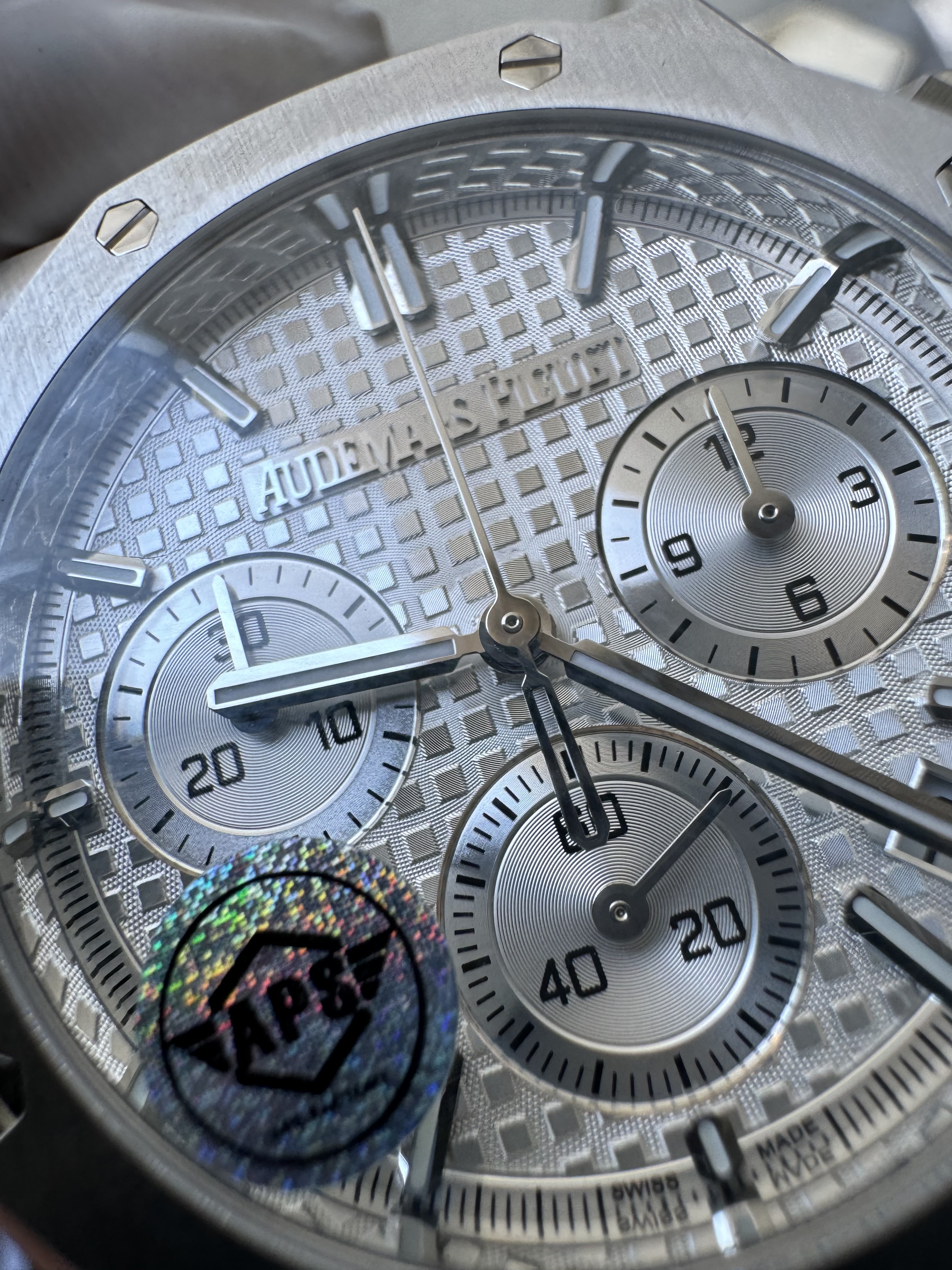 Super Clone Audemars Piguet 1:1 Royal Oak Chronograph 26240ST Watches – 41mm Steel with Silver “Grande Tapisserie” Dial