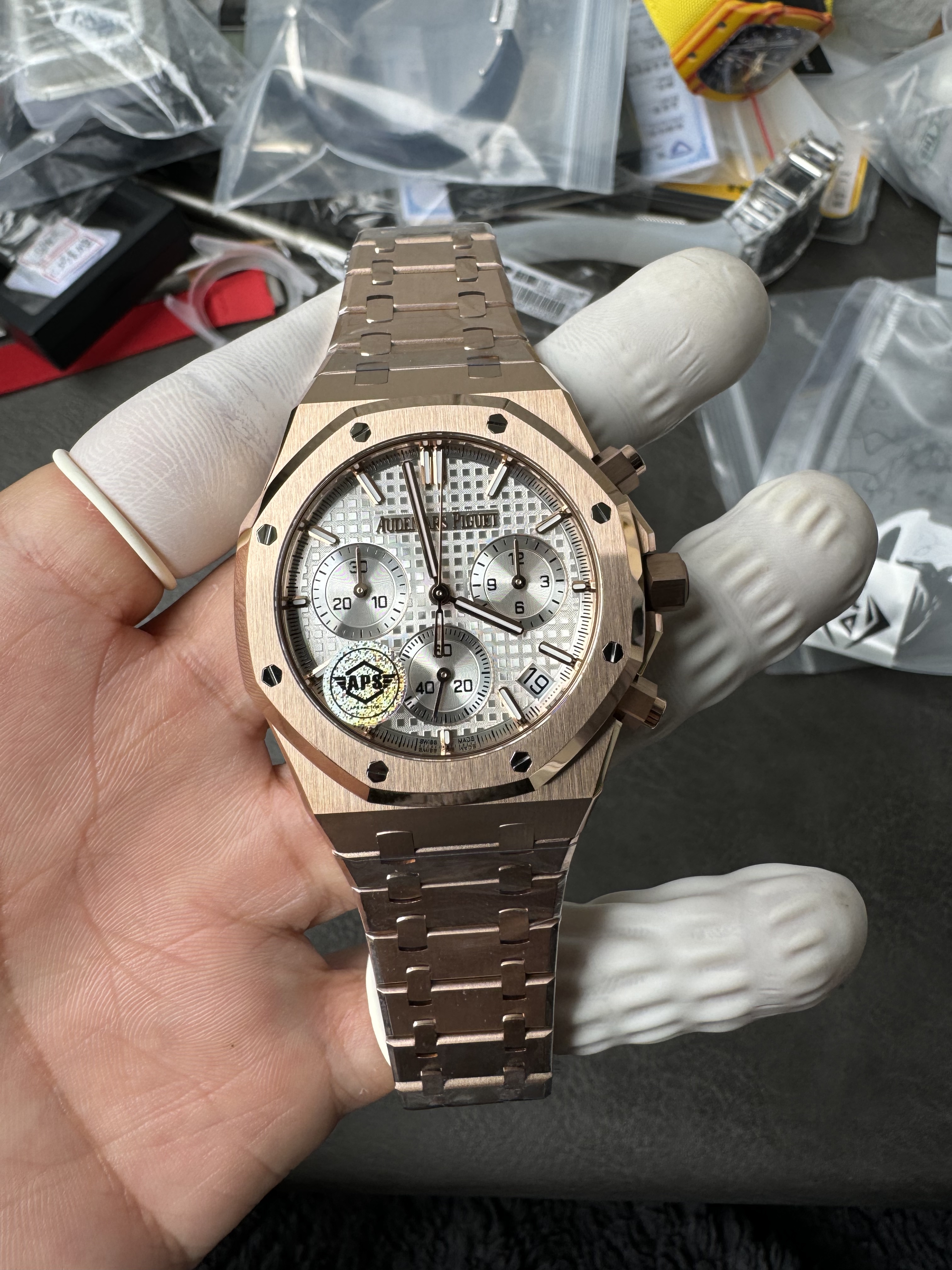 Super Clone Audemars Piguet 1:1 Royal Oak Chronograph 26240 Watches – 41mm Rose Gold with White Dial
