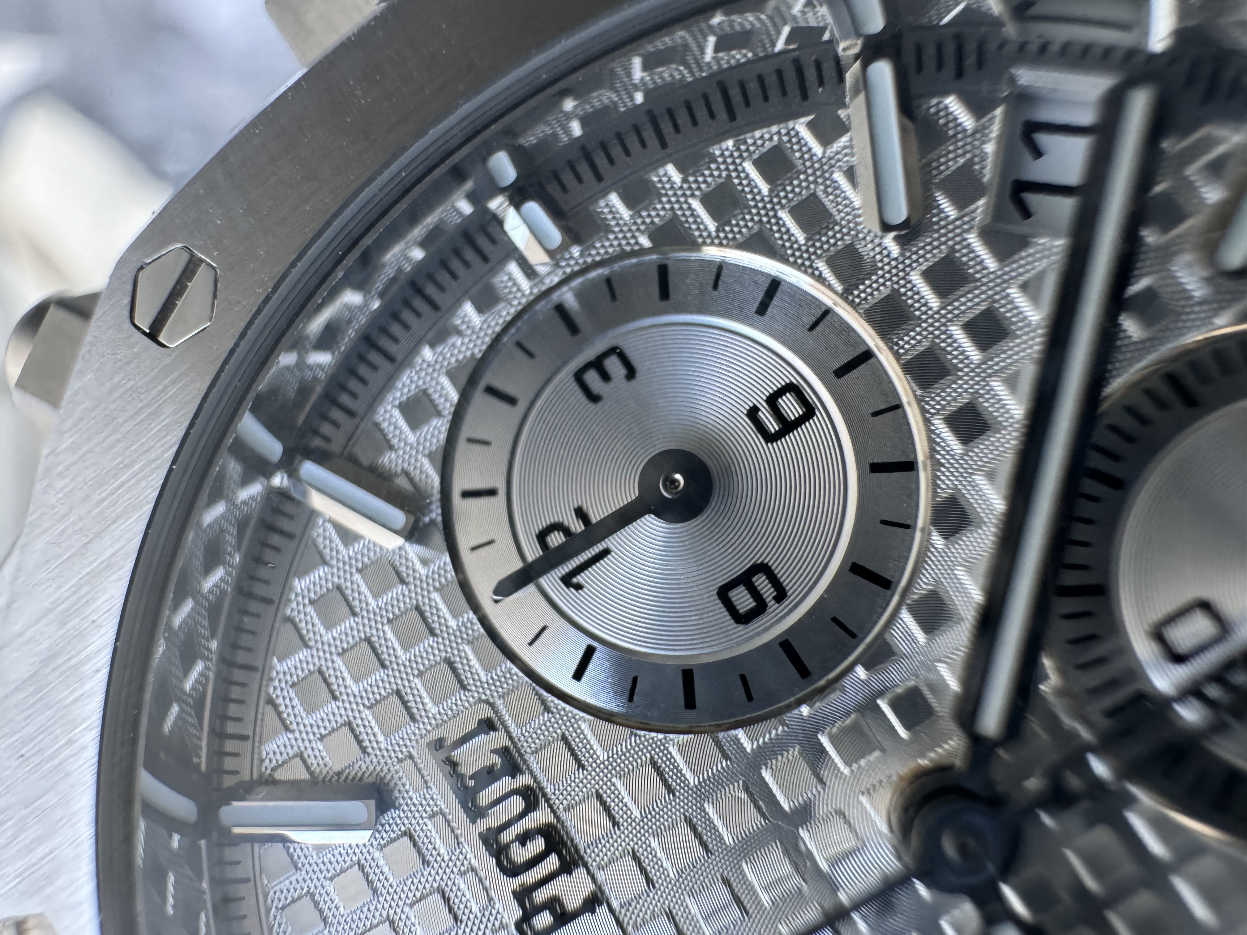 Super Clone Audemars Piguet 1:1 Royal Oak Chronograph 26240ST Watches – 41mm Steel with Silver “Grande Tapisserie” Dial