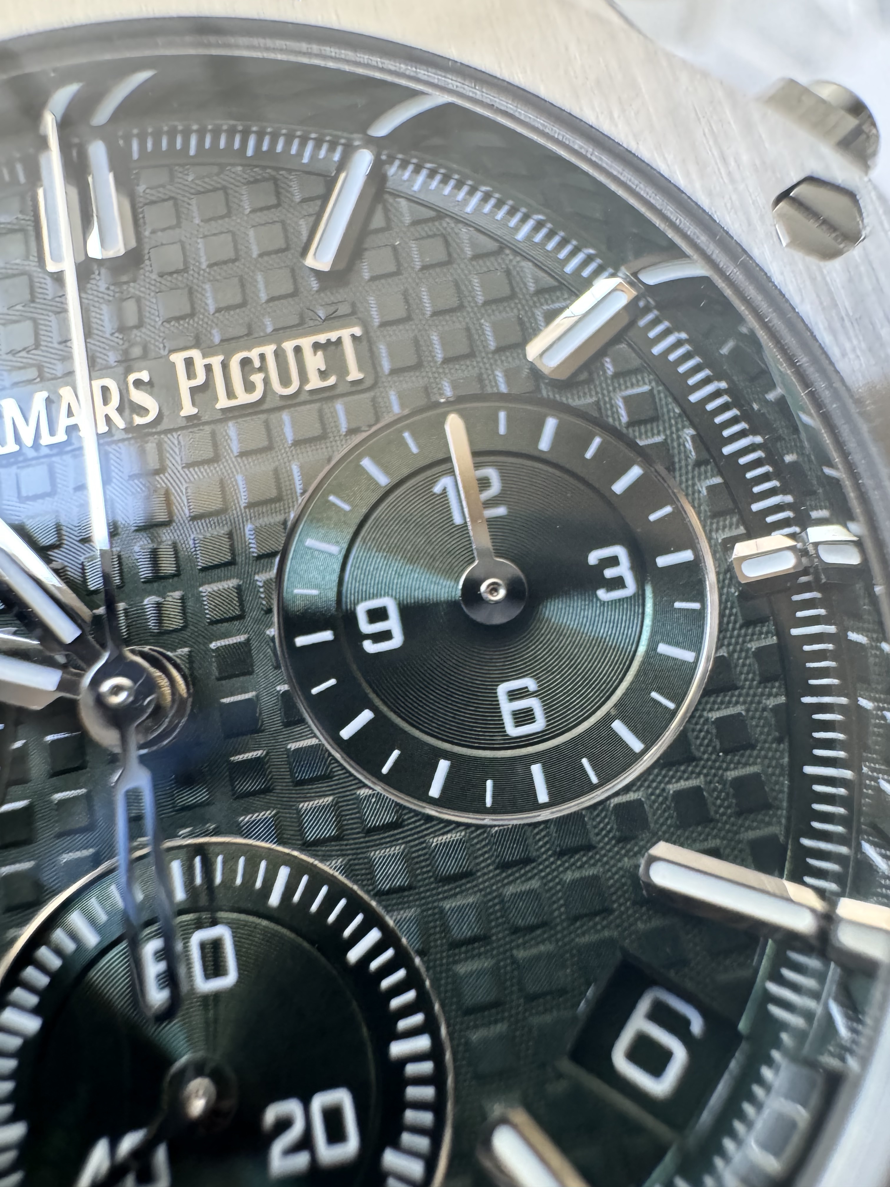 Super Clone Audemars Piguet 1:1 Royal Oak Chronograph 26240ST Watches – 41mm Steel with Green “Grande Tapisserie” Dial