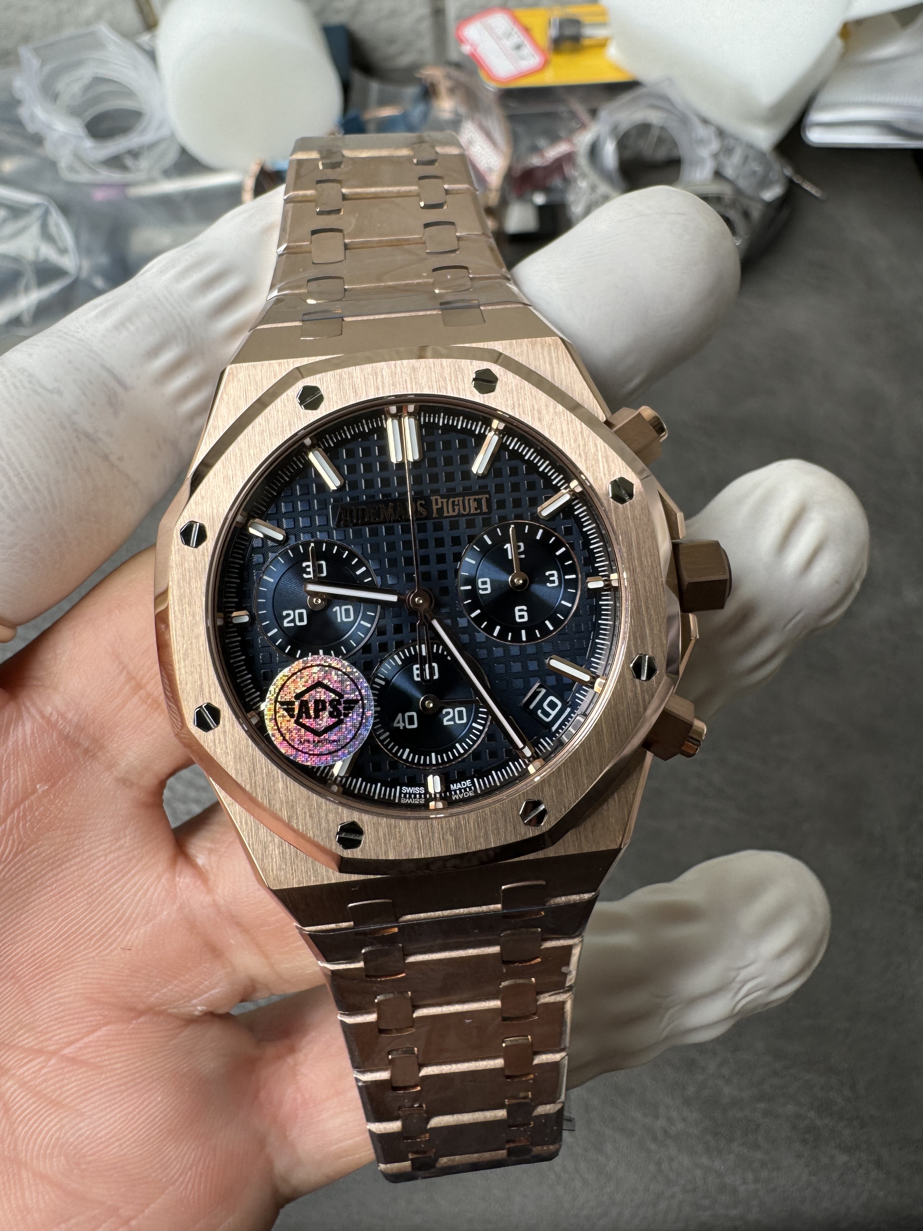 Super Clone Audemars Piguet 1:1 Royal Oak Chronograph 26240 Watches – 41mm Rose Gold with Blue Dial