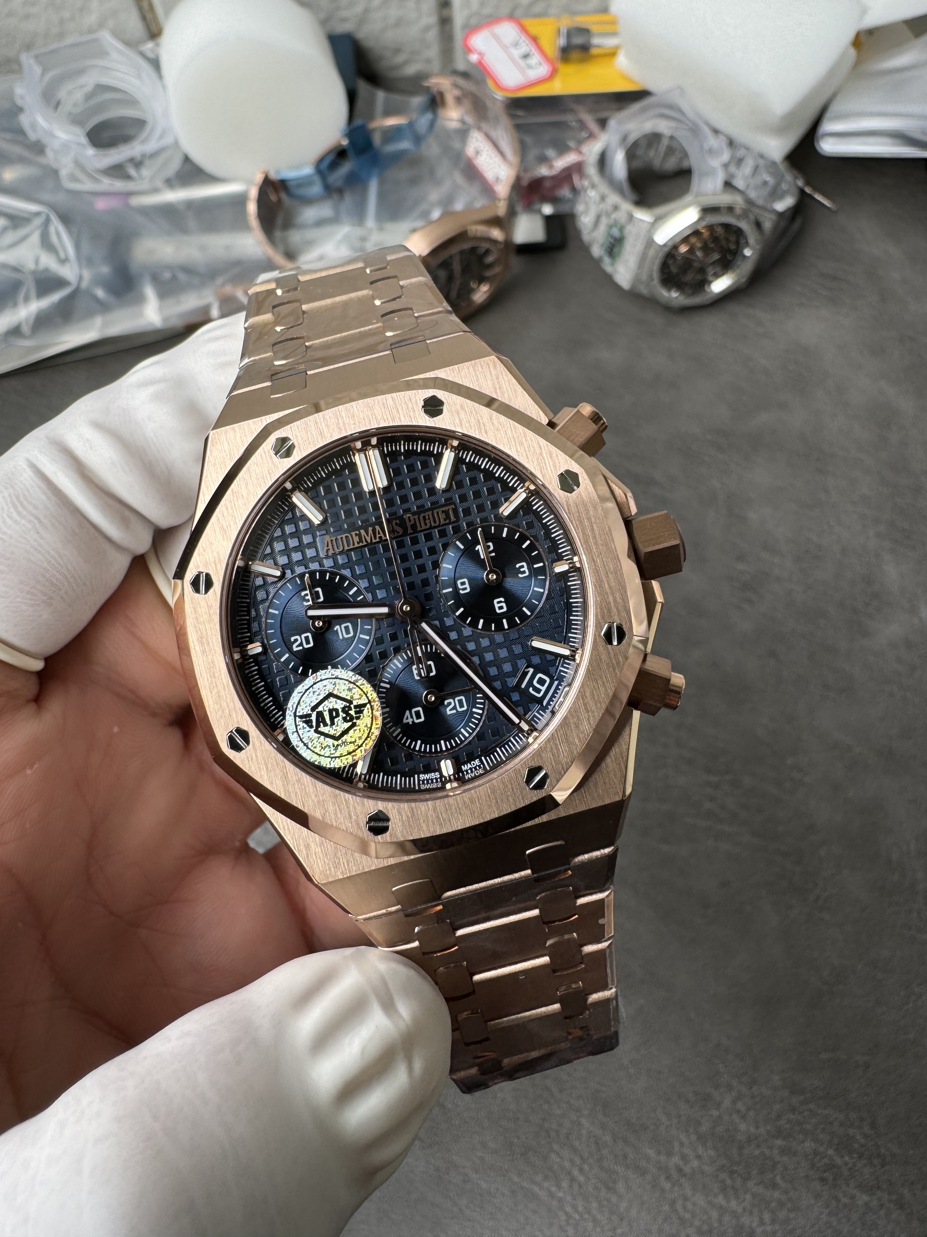 Super Clone Audemars Piguet 1:1 Royal Oak Chronograph 26240 Watches – 41mm Rose Gold with Blue Dial