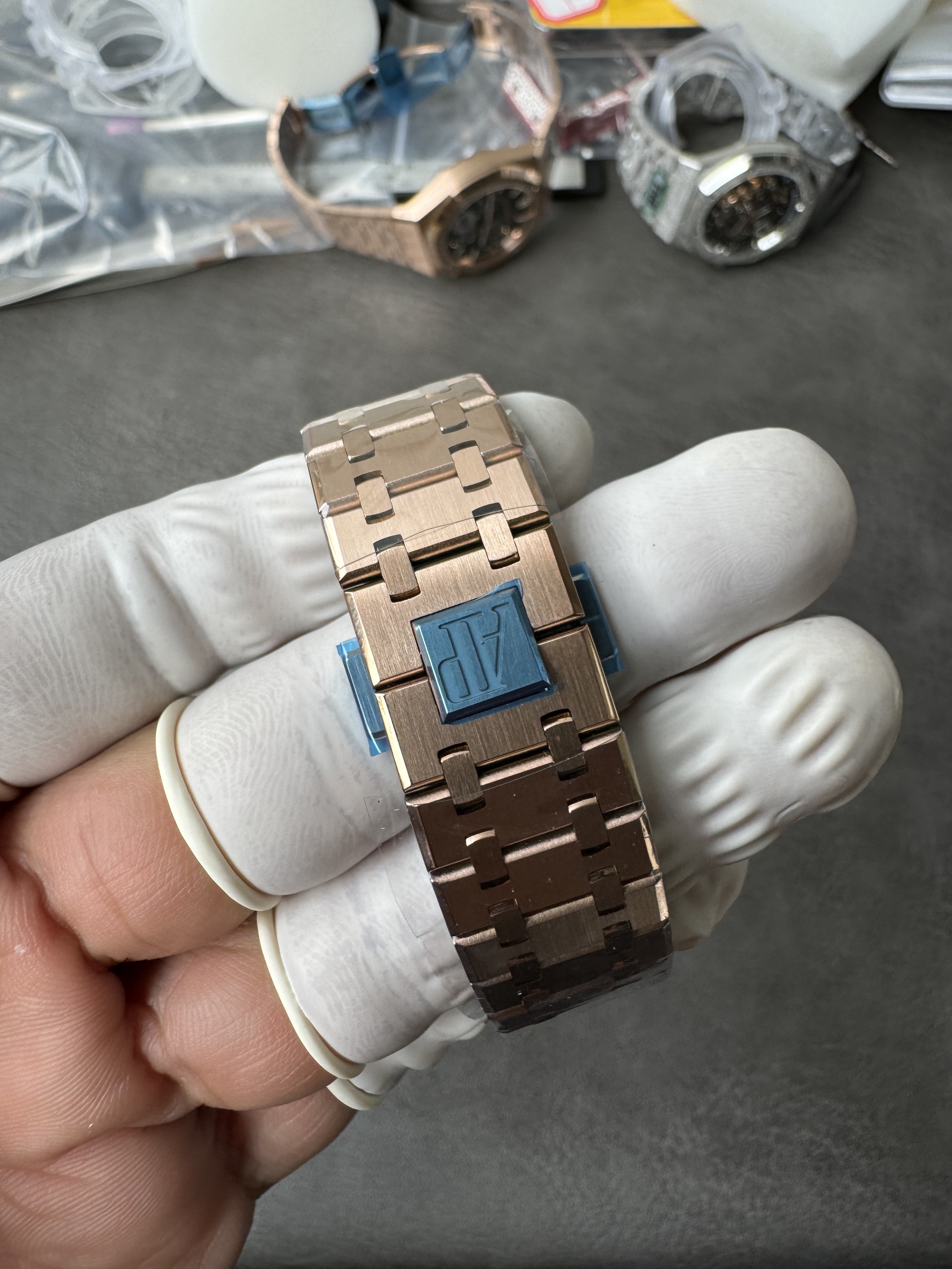 Super Clone Audemars Piguet 1:1 Royal Oak Chronograph 26240 Watches – 41mm Rose Gold with Blue Dial