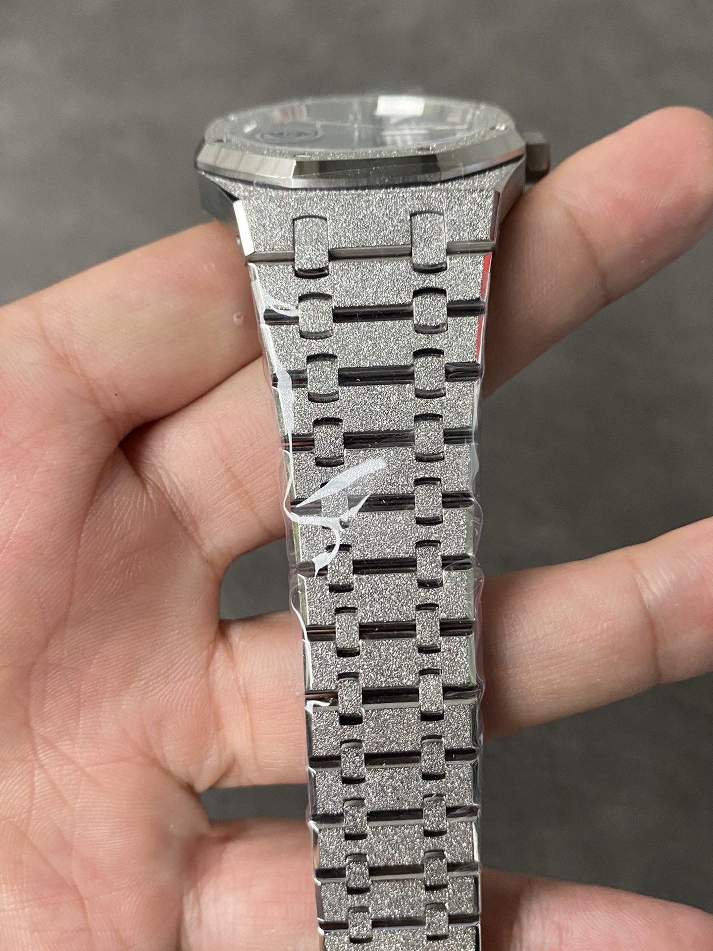 Super Clone Audemars Piguet 1:1 Royal Oak Frosted 15410 Watches – 41mm White Gold Finish with Blue Dial