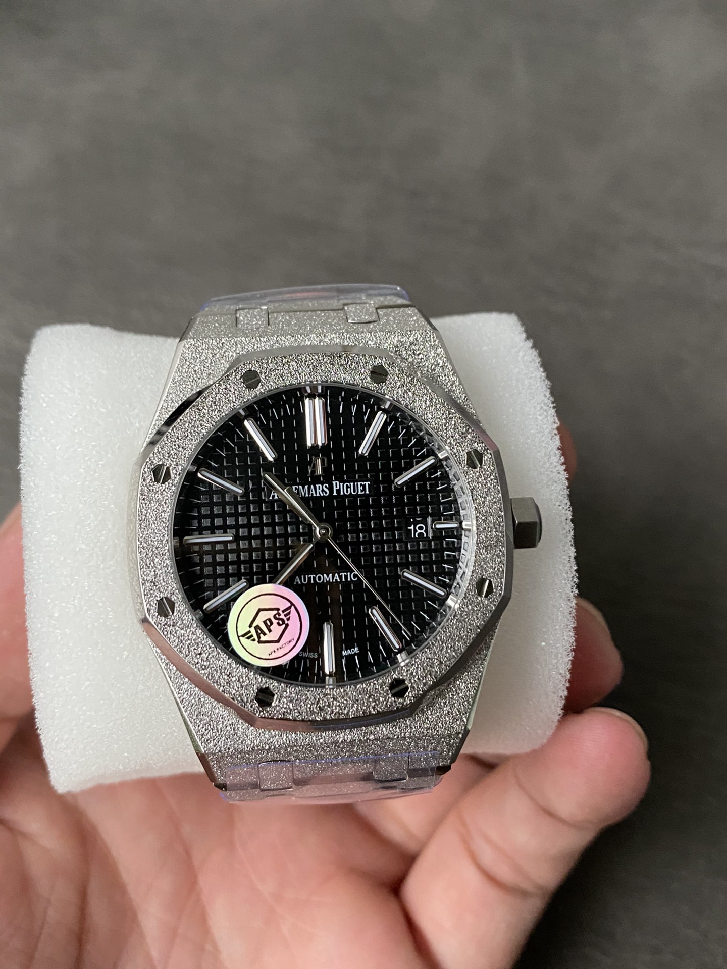 Super Clone Audemars Piguet 1:1 Royal Oak Frosted 15410 Watches – 41mm White Gold Finish with Black Dial