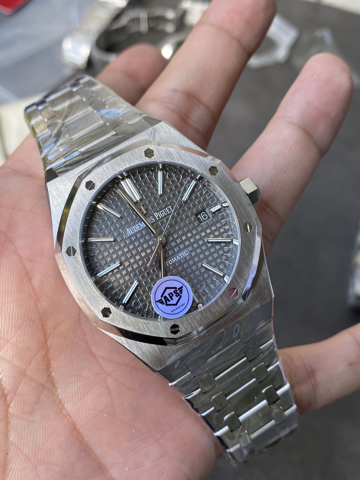 Super Clone Audemars Piguet 1:1 Royal Oak 15400 Watches – 41mm Stainless Steel with Grey Dial