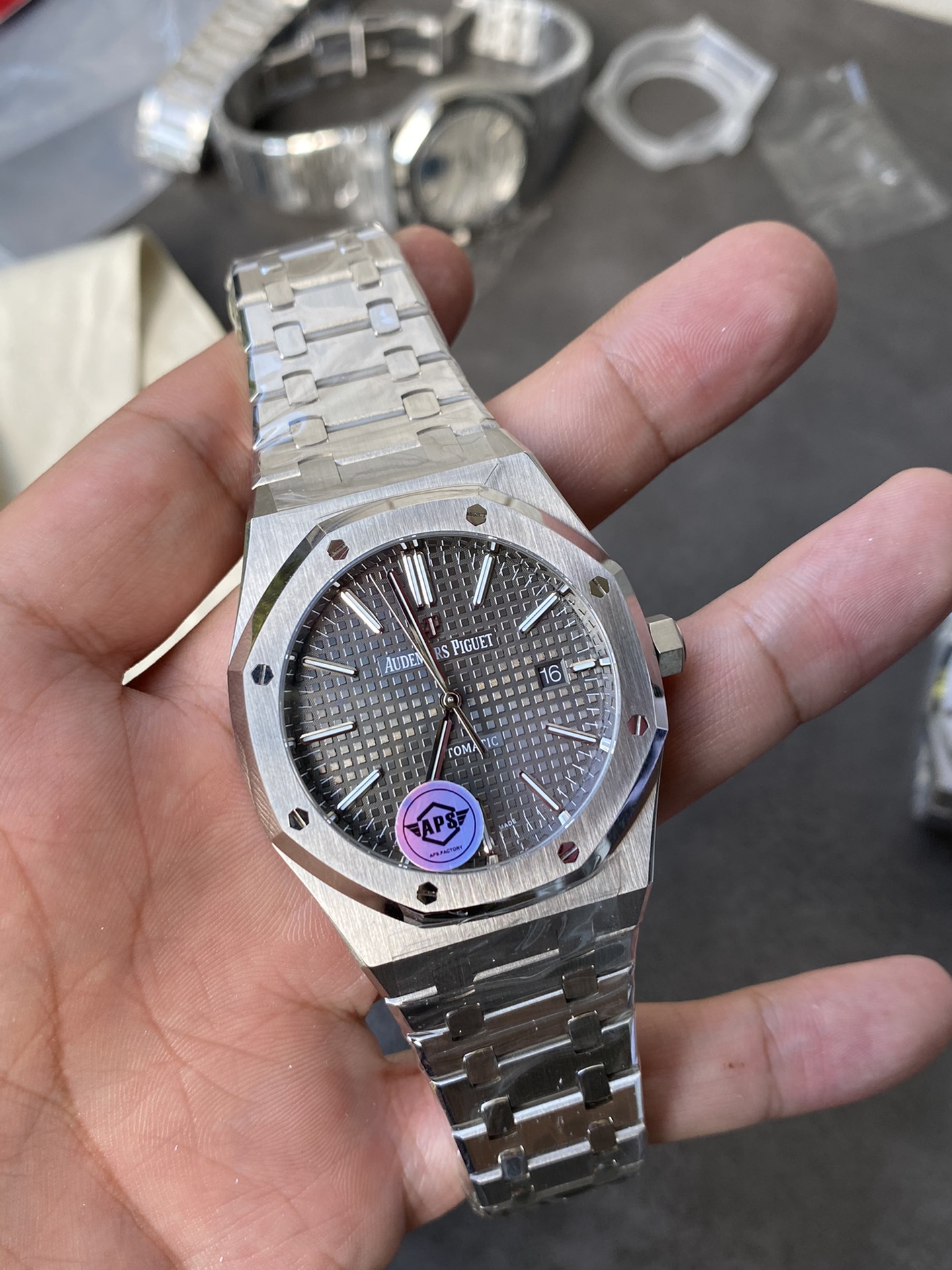 Super Clone Audemars Piguet 1:1 Royal Oak 15400 Watches – 41mm Stainless Steel with Grey Dial