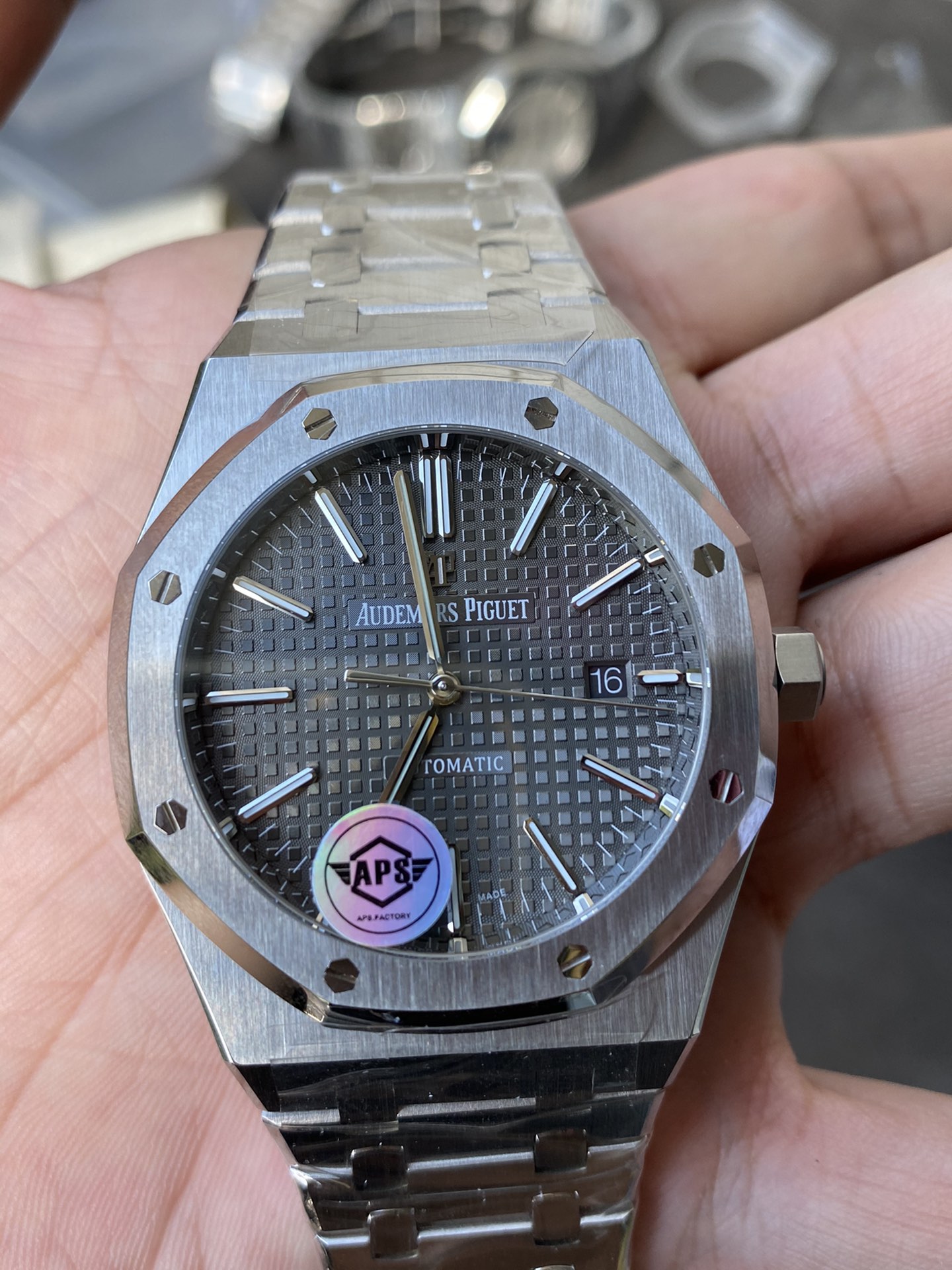Super Clone Audemars Piguet 1:1 Royal Oak 15400 Watches – 41mm Stainless Steel with Grey Dial