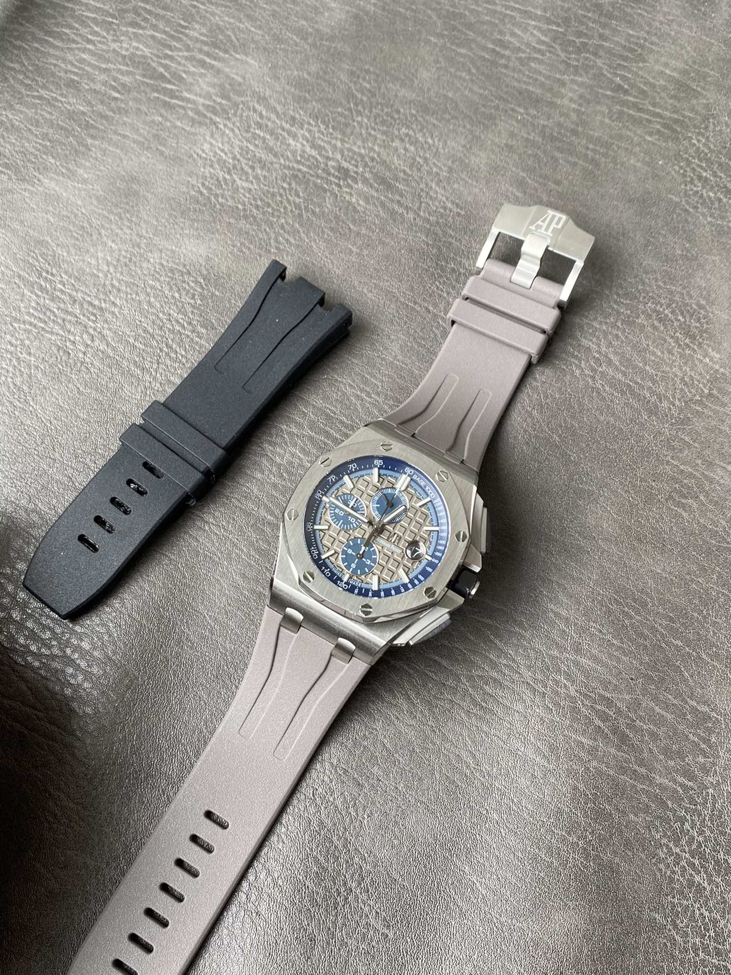 Super Clone Audemars Piguet 1:1 Royal Oak Offshore 26420TI Watches – 43mm Titanium Case with Grey Rubber Strap & Blue Subdials
