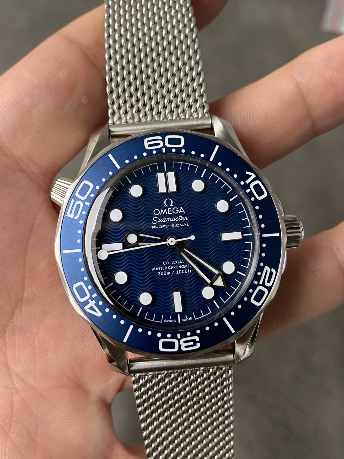Super Clone 1:1 Omega Seamaster Diver 300M Blue Wave Dial – Milanese Mesh Bracelet / Co-Axial Master Chronometer