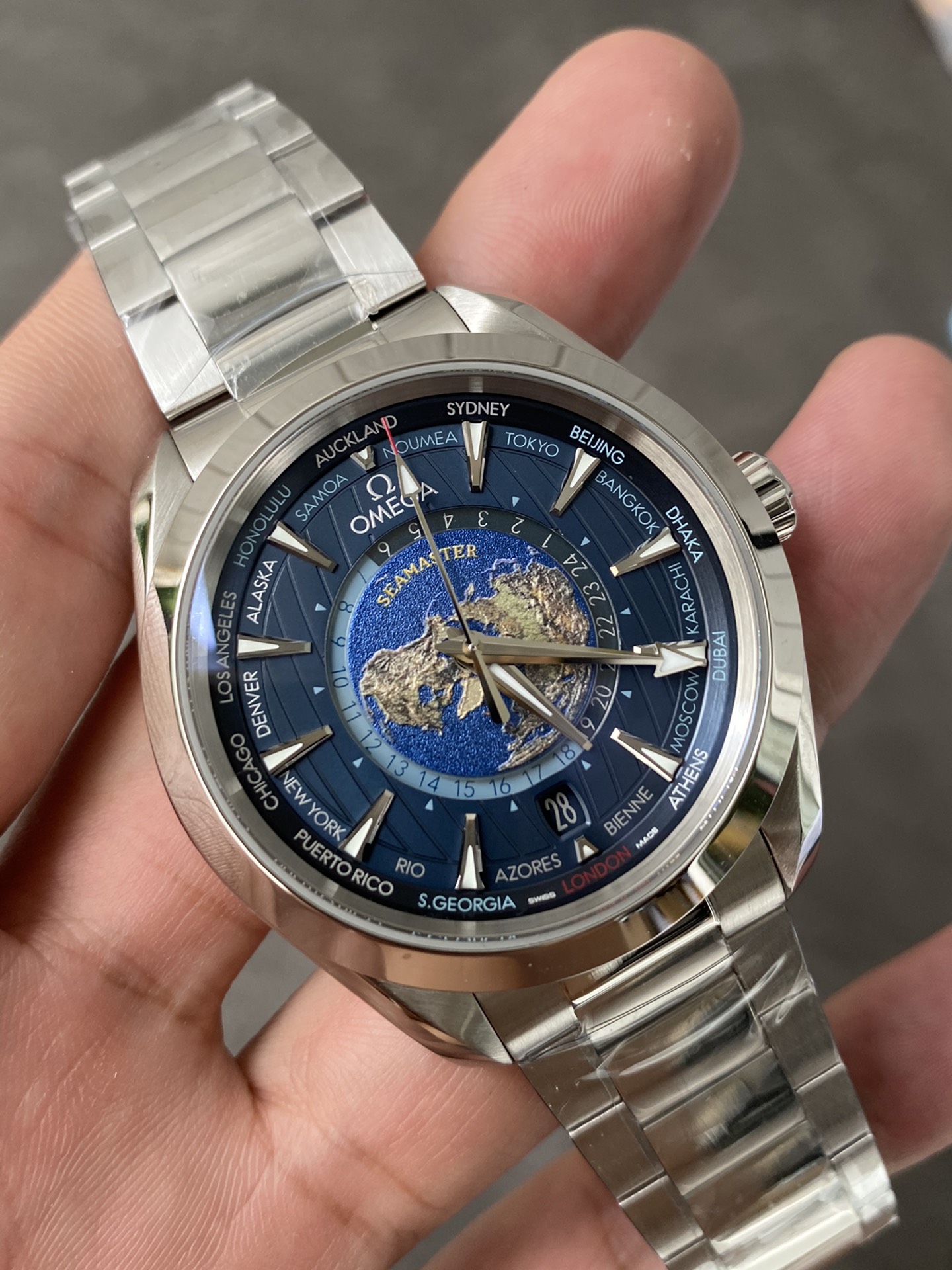 Super Clone 1:1 Omega Seamaster Aqua Terra Worldtimer Blue Dial – Globe Map / Steel Bracelet