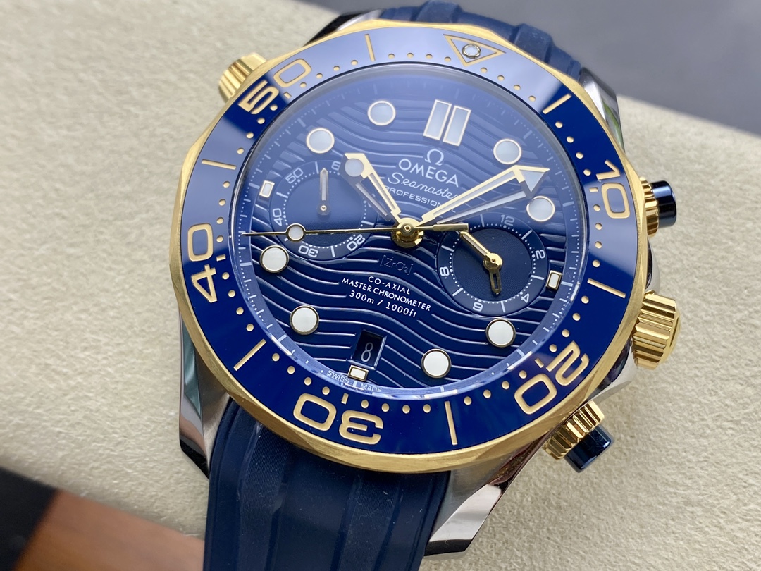 Super Clone 1:1 Omega Seamaster Diver 300M Chronograph Blue Dial Gold Bezel Rubber Strap