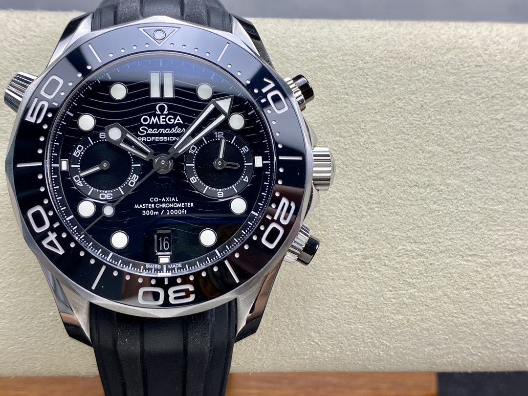 Super Clone 1:1 Omega Seamaster Diver 300M Chronograph Black Dial Rubber Strap