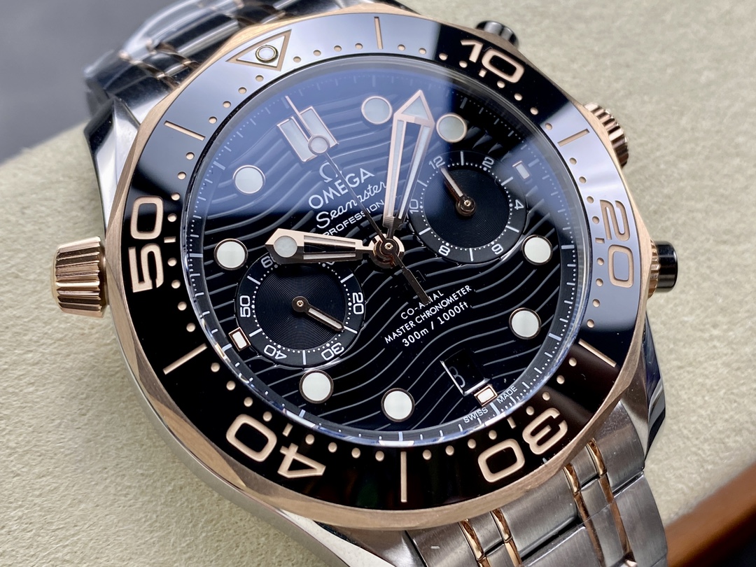 Super Clone 1:1 Omega Seamaster 300M Chronograph Black Dial Rose Gold Two-Tone Bracelet