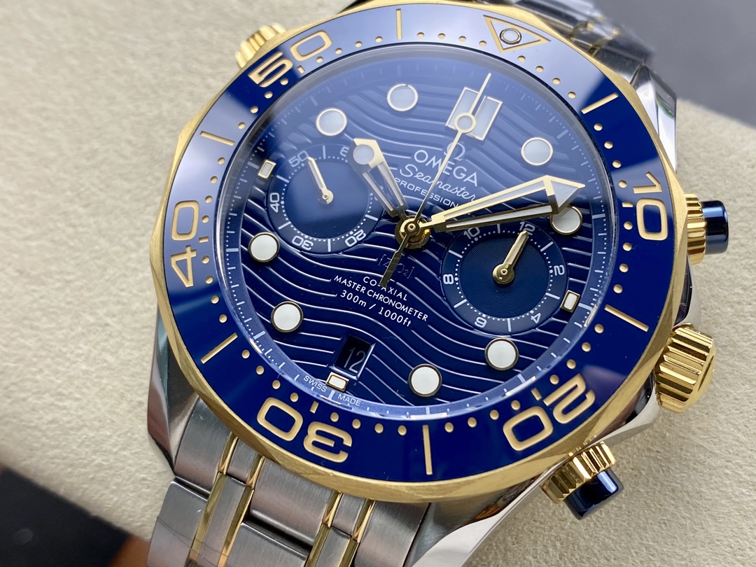 Super Clone 1:1 Omega Seamaster 300M Chronograph Blue Dial Gold Bezel Two-Tone Bracelet