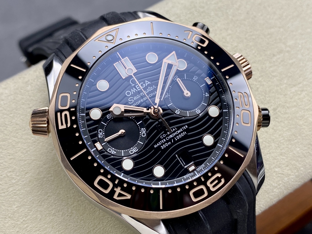 Super Clone 1:1 Omega Seamaster Diver Black Chrono – Rose Gold & Rubber Strap
