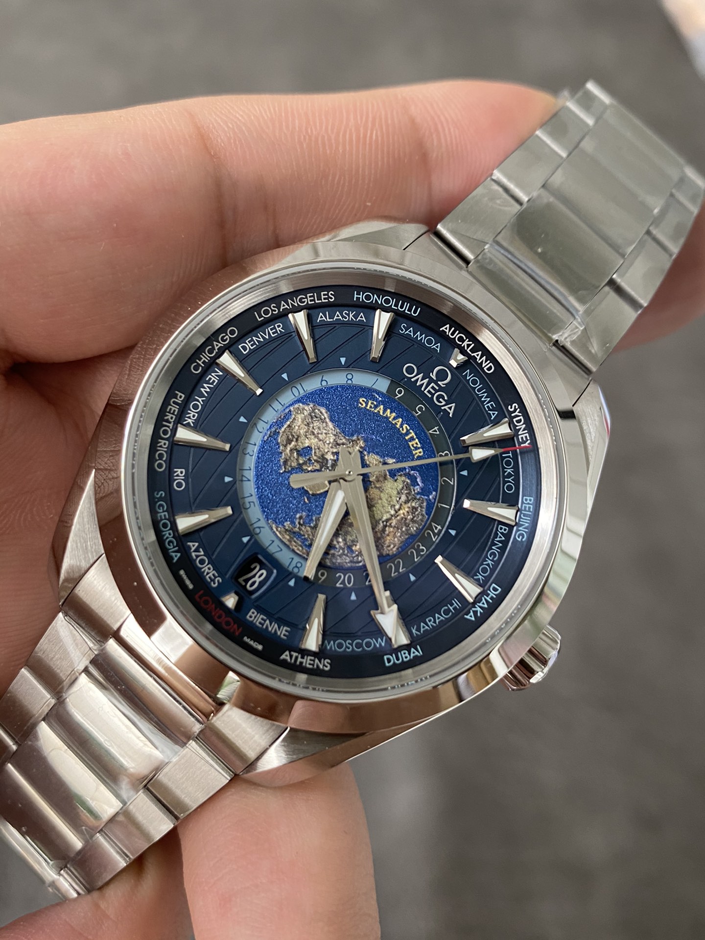 Super Clone 1:1 Omega Seamaster Aqua Terra Worldtimer Blue Dial – Globe Map / Steel Bracelet