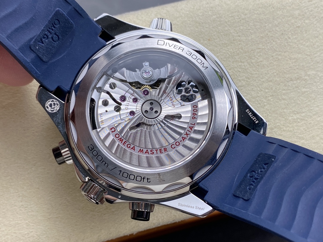 Super Clone 1:1 Omega Seamaster Diver 300M Chronograph Blue Dial Rubber Strap