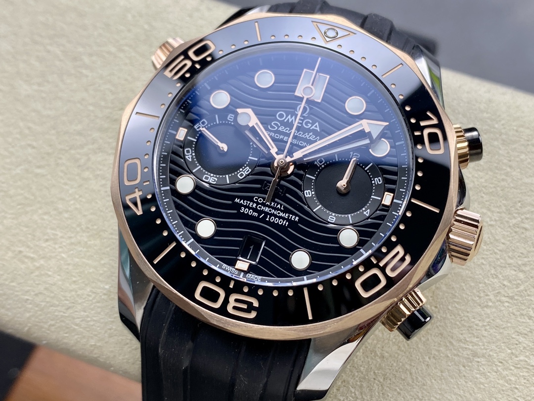 Super Clone 1:1 Omega Seamaster Diver Black Chrono – Rose Gold & Rubber Strap